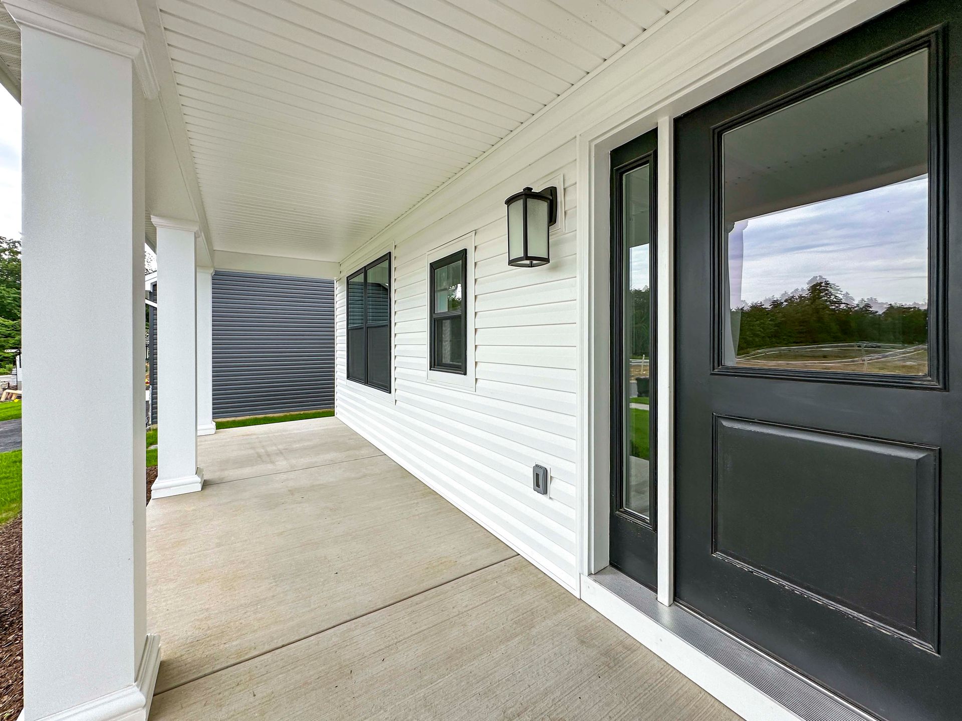 Aspen-F-front-porch