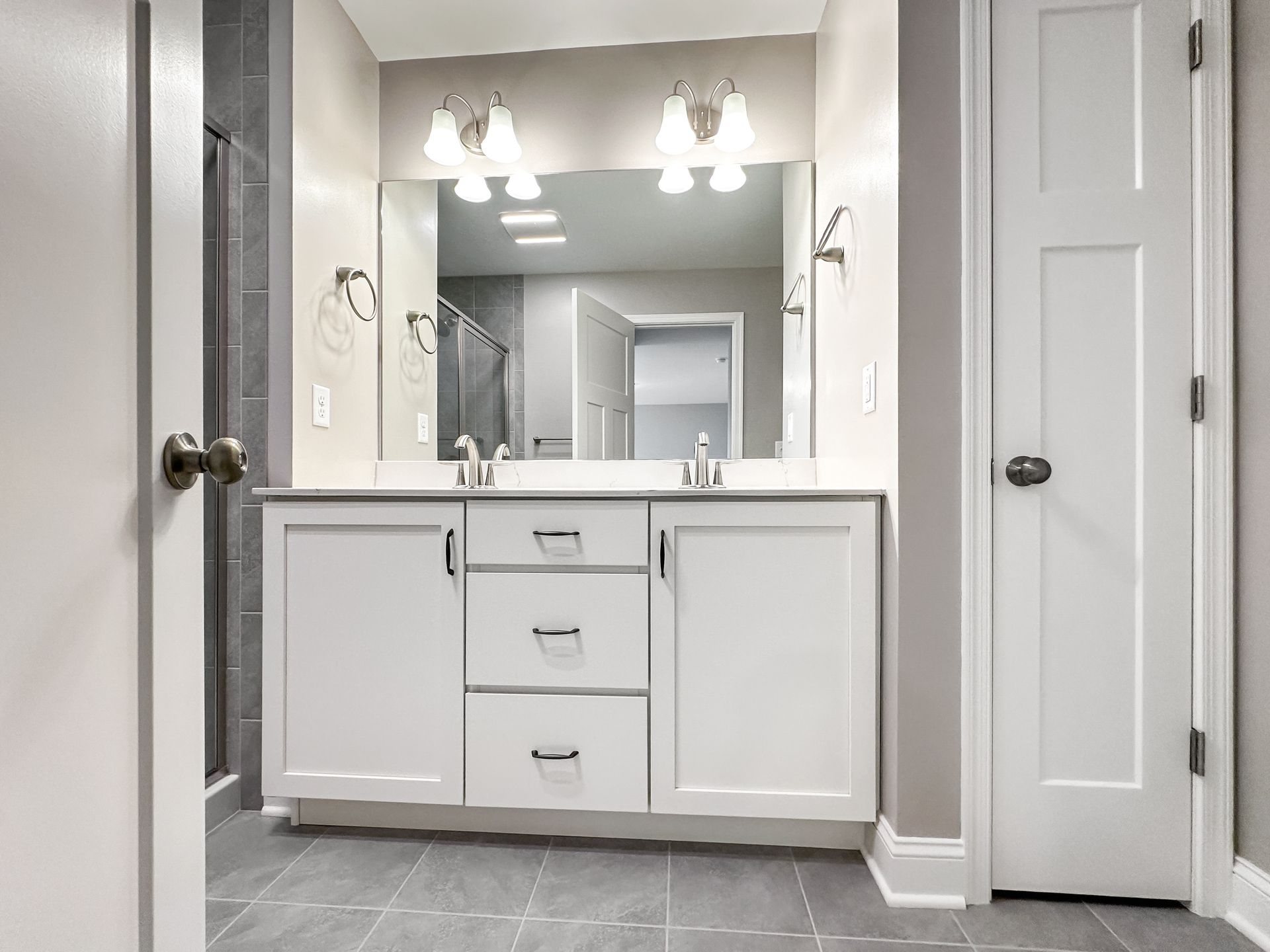 Fairmont-B-Owners-Bath-1