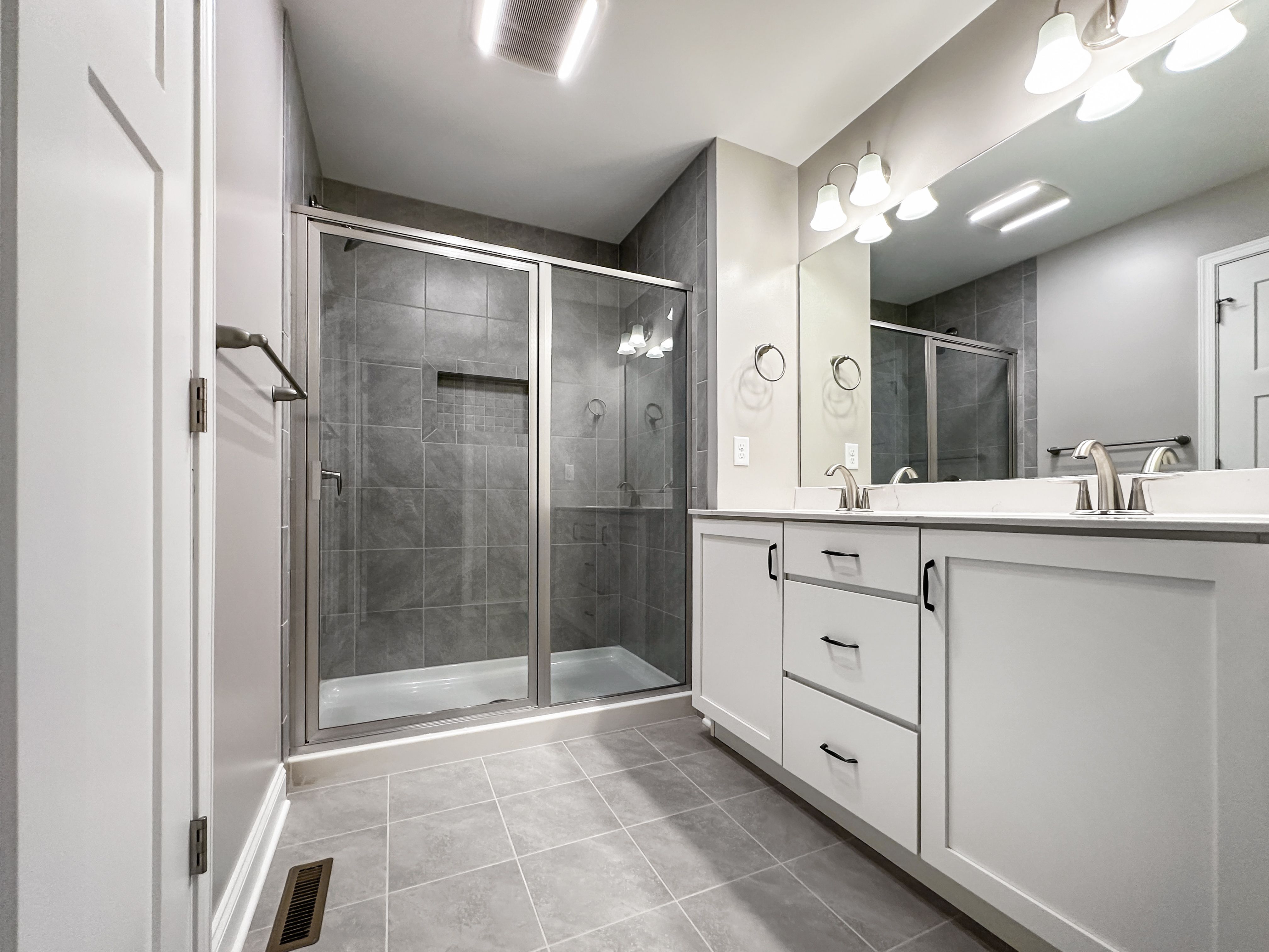 Fairmont-B-Owners-Bath-2