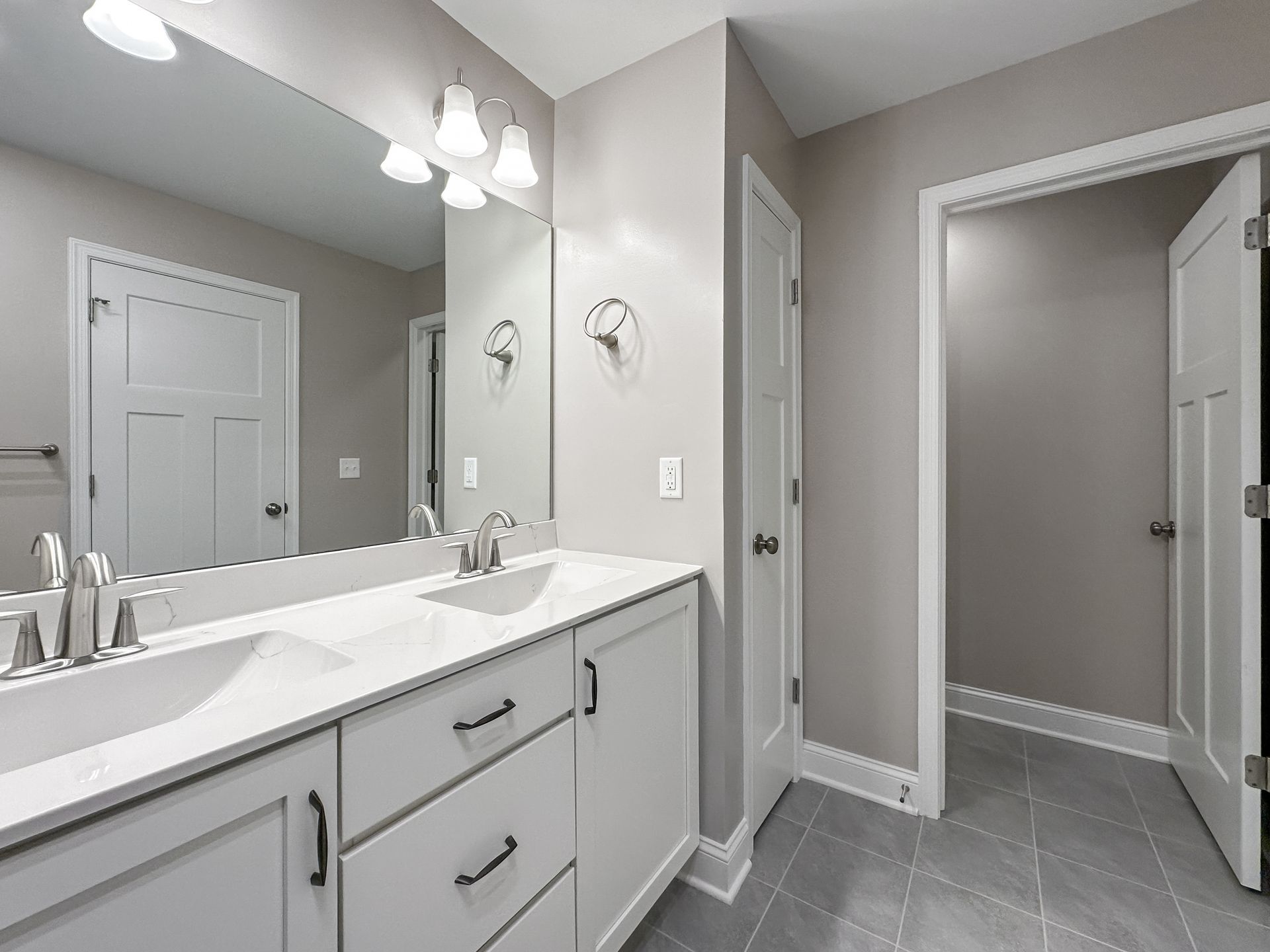 Fairmont-B-Owners-Bath-4