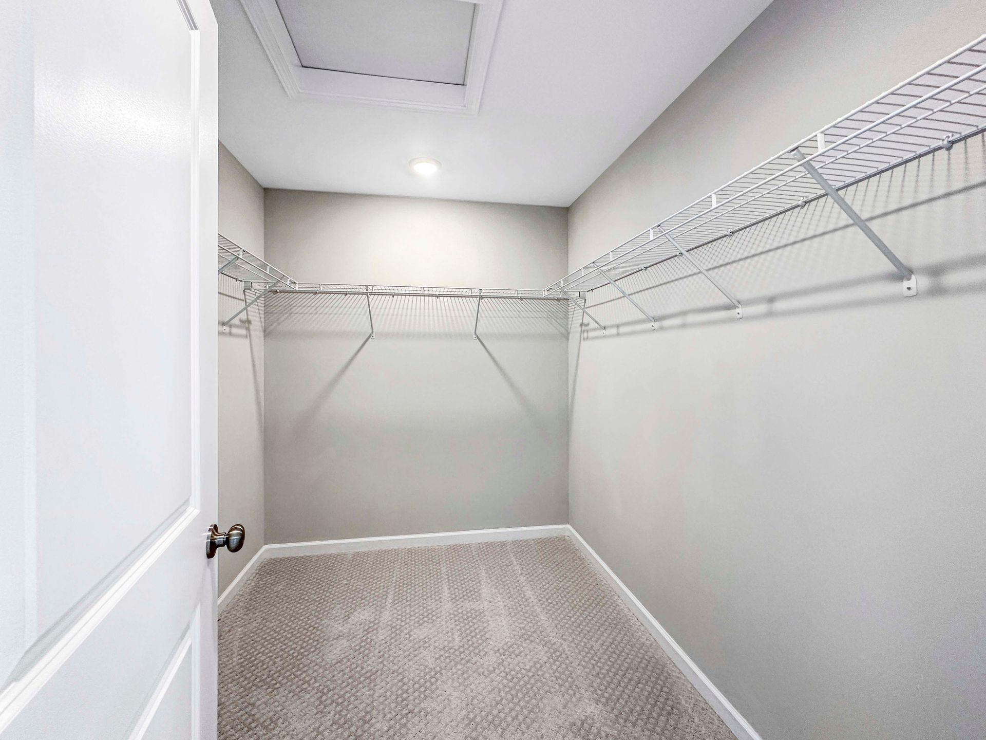 Hampton-B-Owners-Closet