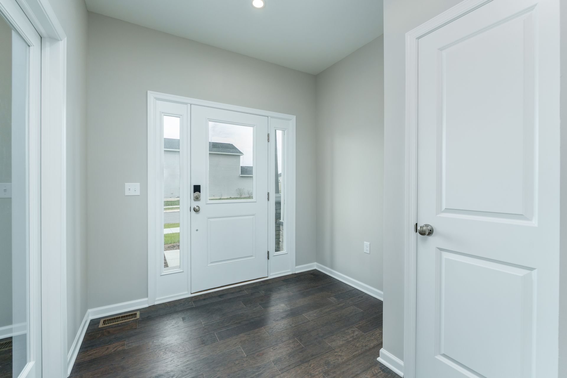 Charlotte-C-GP206-Foyer-2