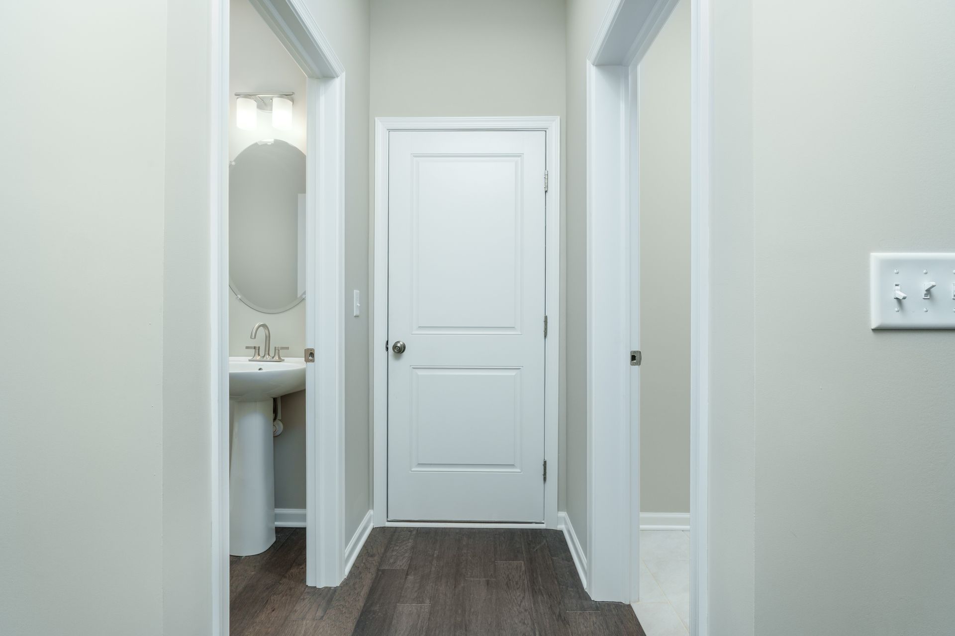 Charlotte-C-GP206-Lower-Hall-1