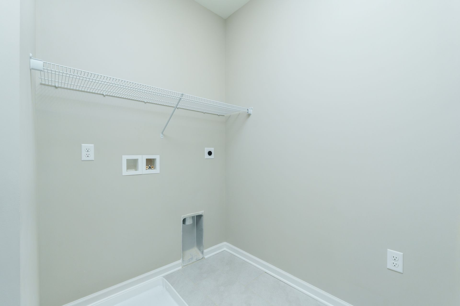 Charlotte-C-GP206-Laundry-1