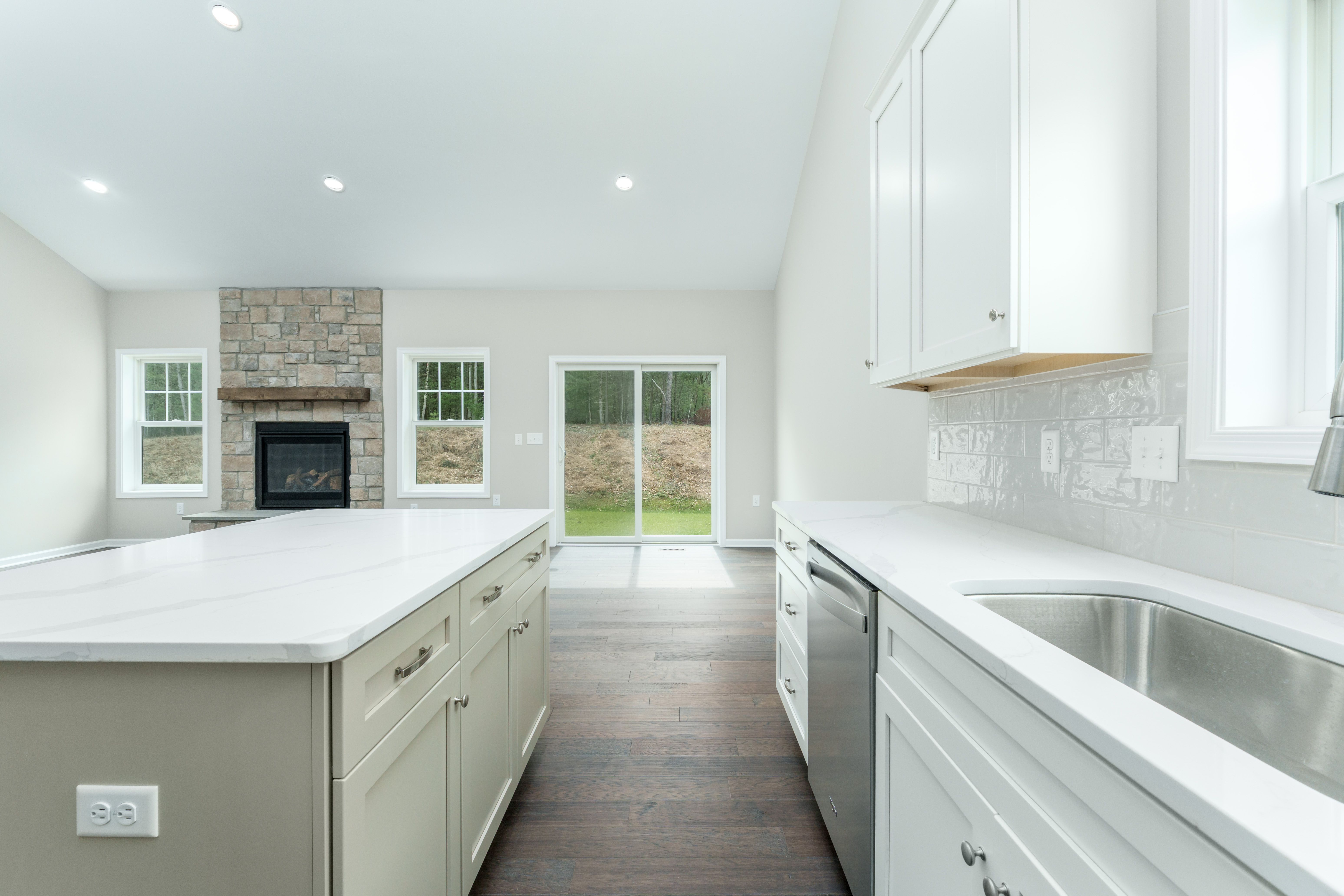 Charlotte-C-GP206-Kitchen-Great-Room-4