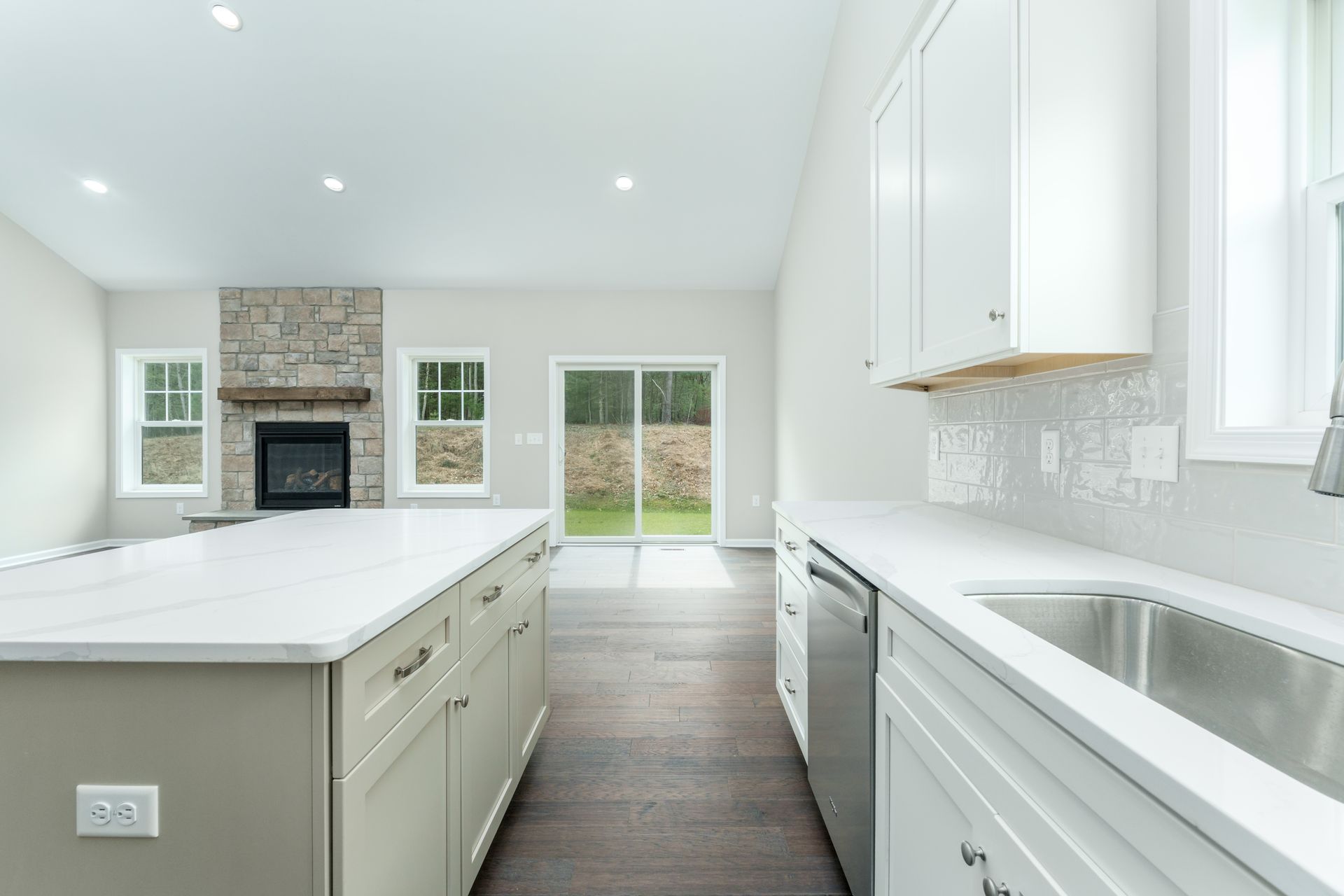Charlotte-C-GP206-Kitchen-Great-Room-4