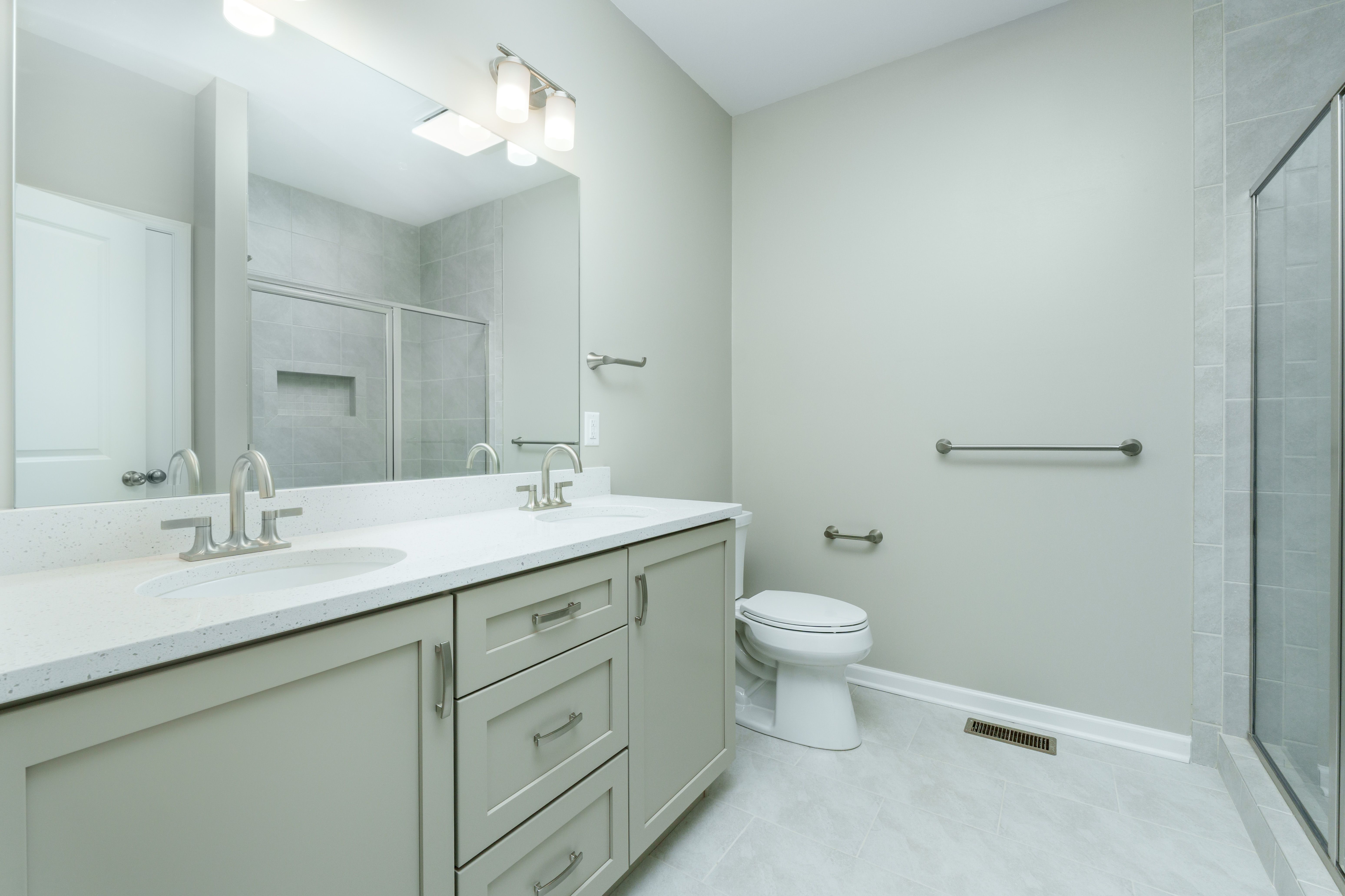 Charlotte-C-GP206-Owners-Bath-1