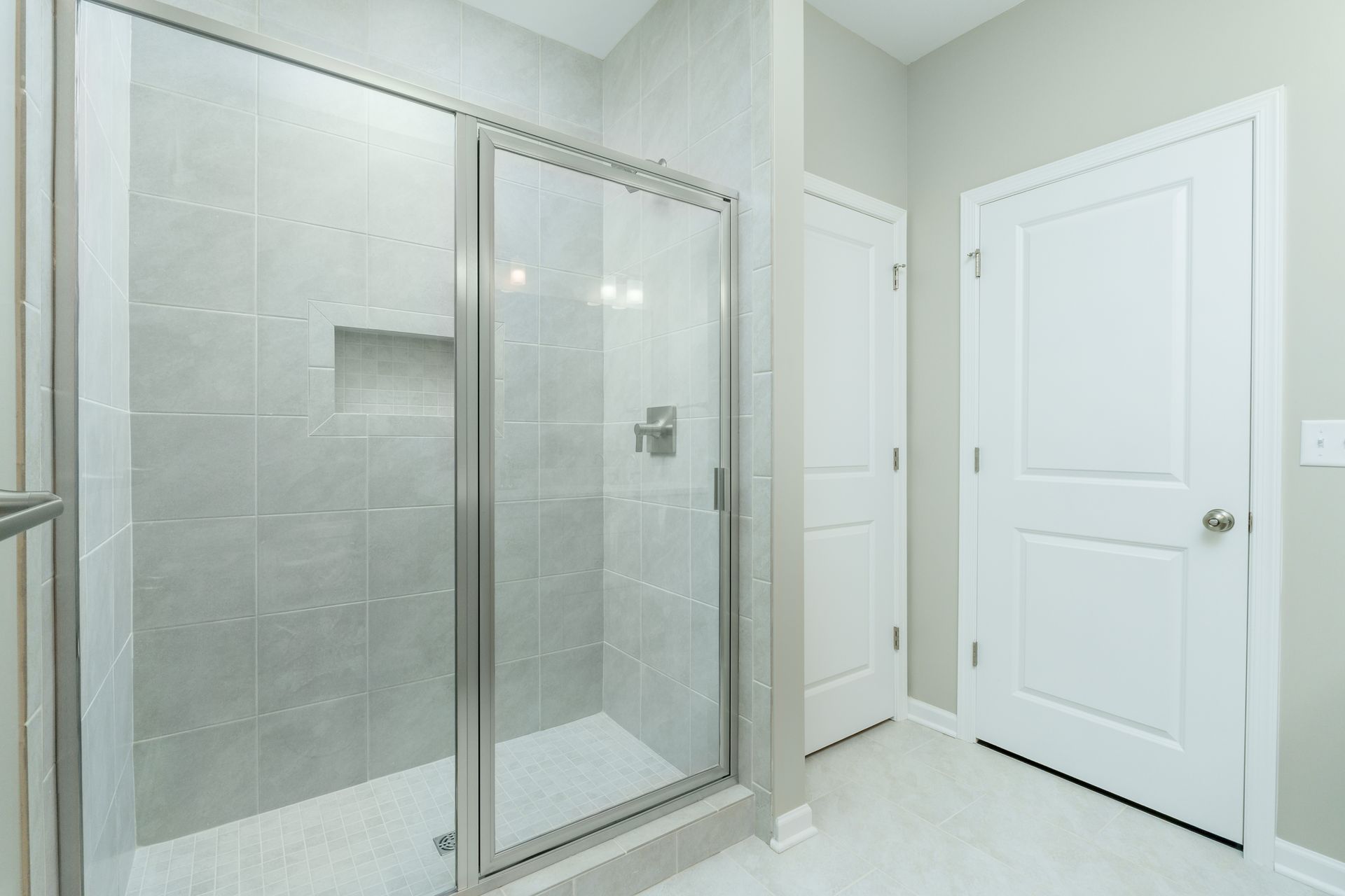 Charlotte-C-GP206-Owners-Bath-2
