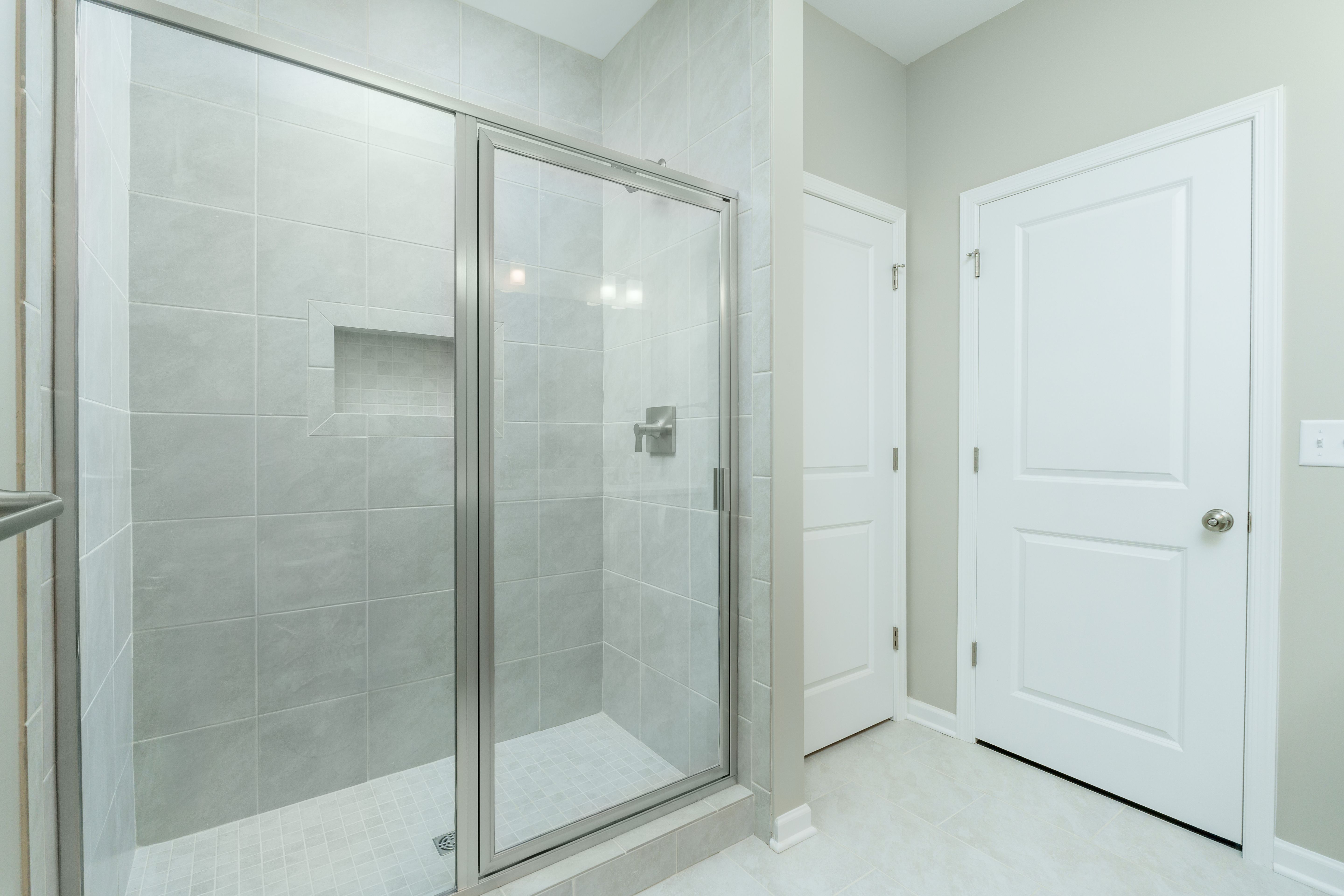Charlotte-C-GP206-Owners-Bath-2