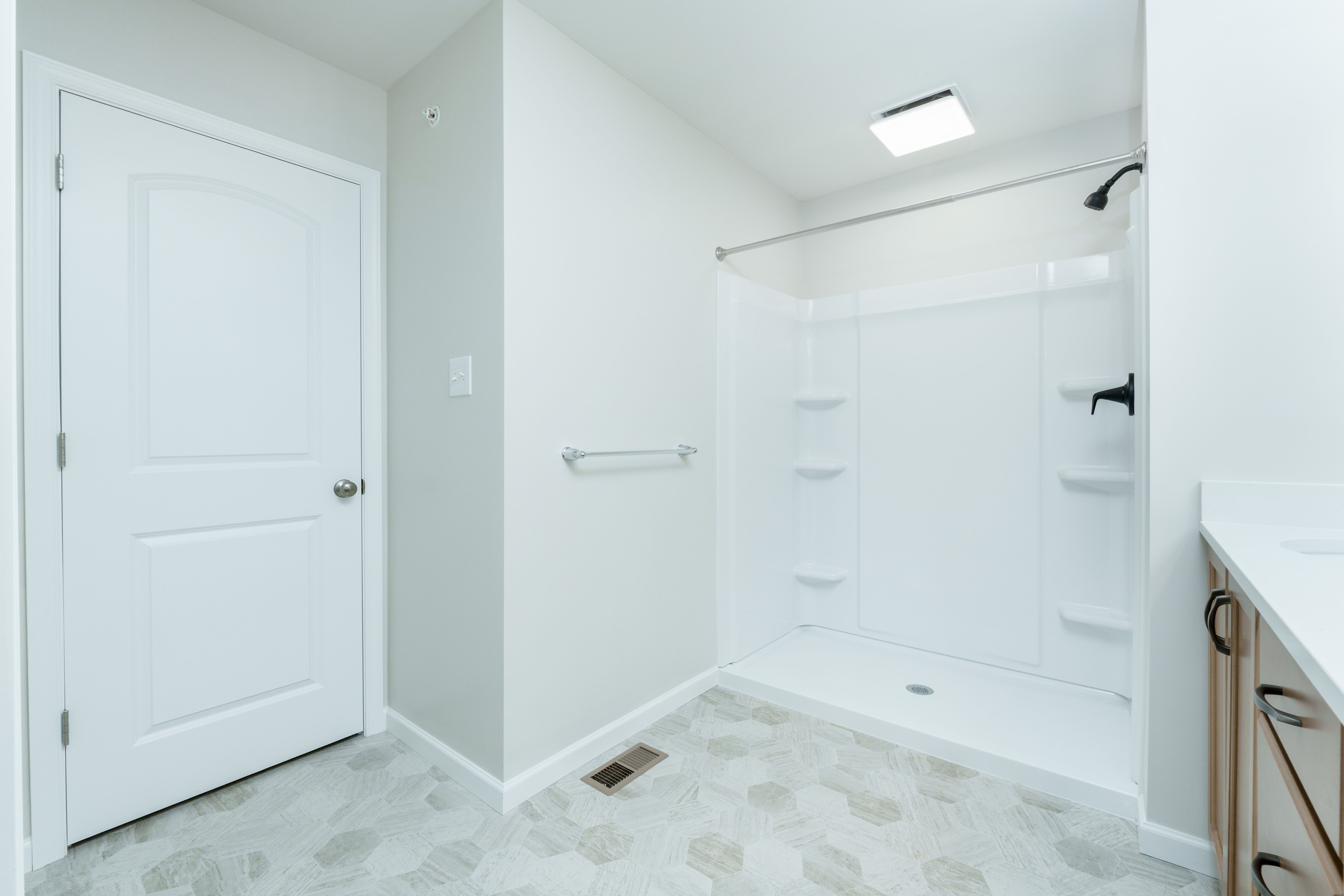 Steadfield-SCTH101-Owners-Bath-3