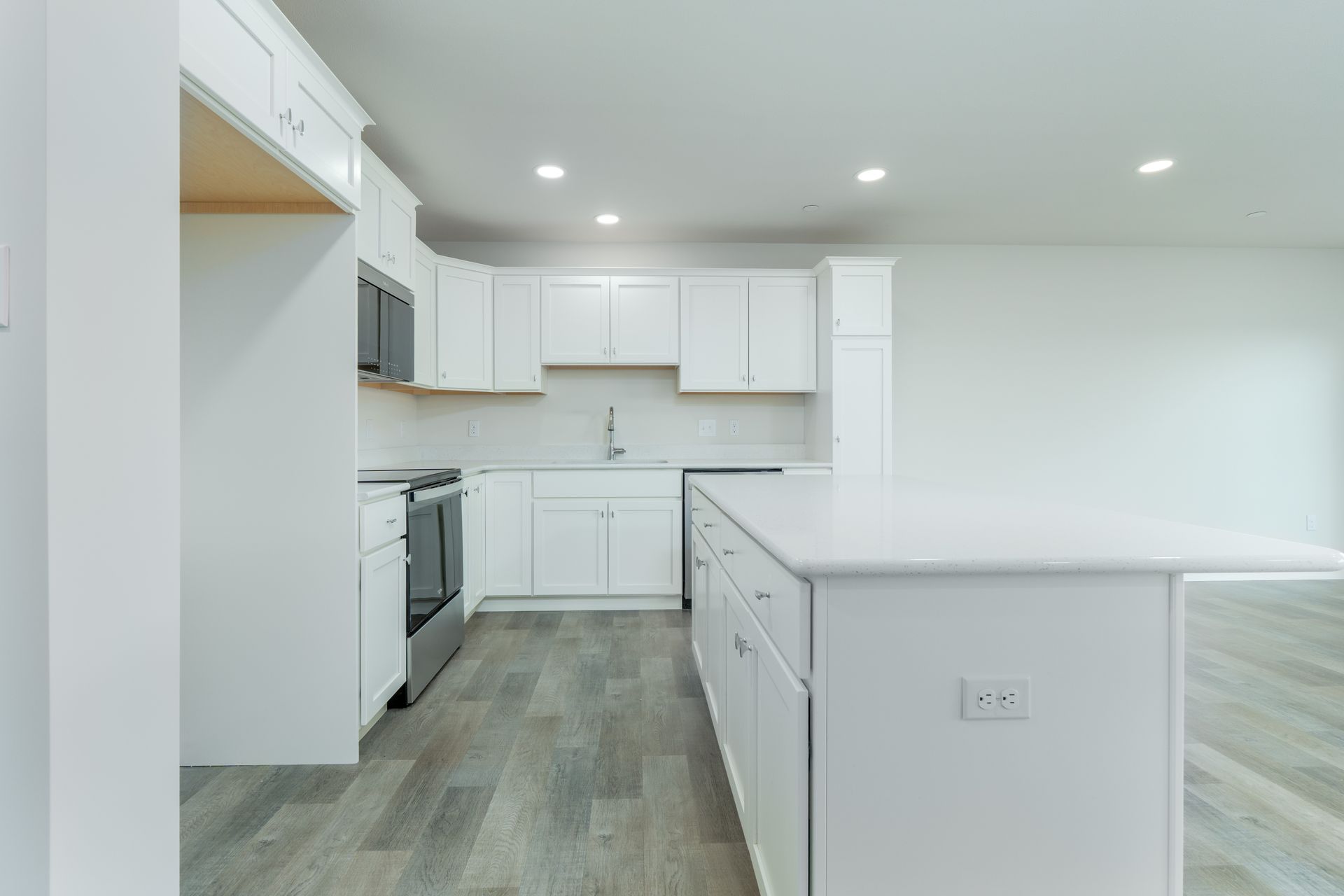 Steadfield-SCTH102-Kitchen-Great-Room-2