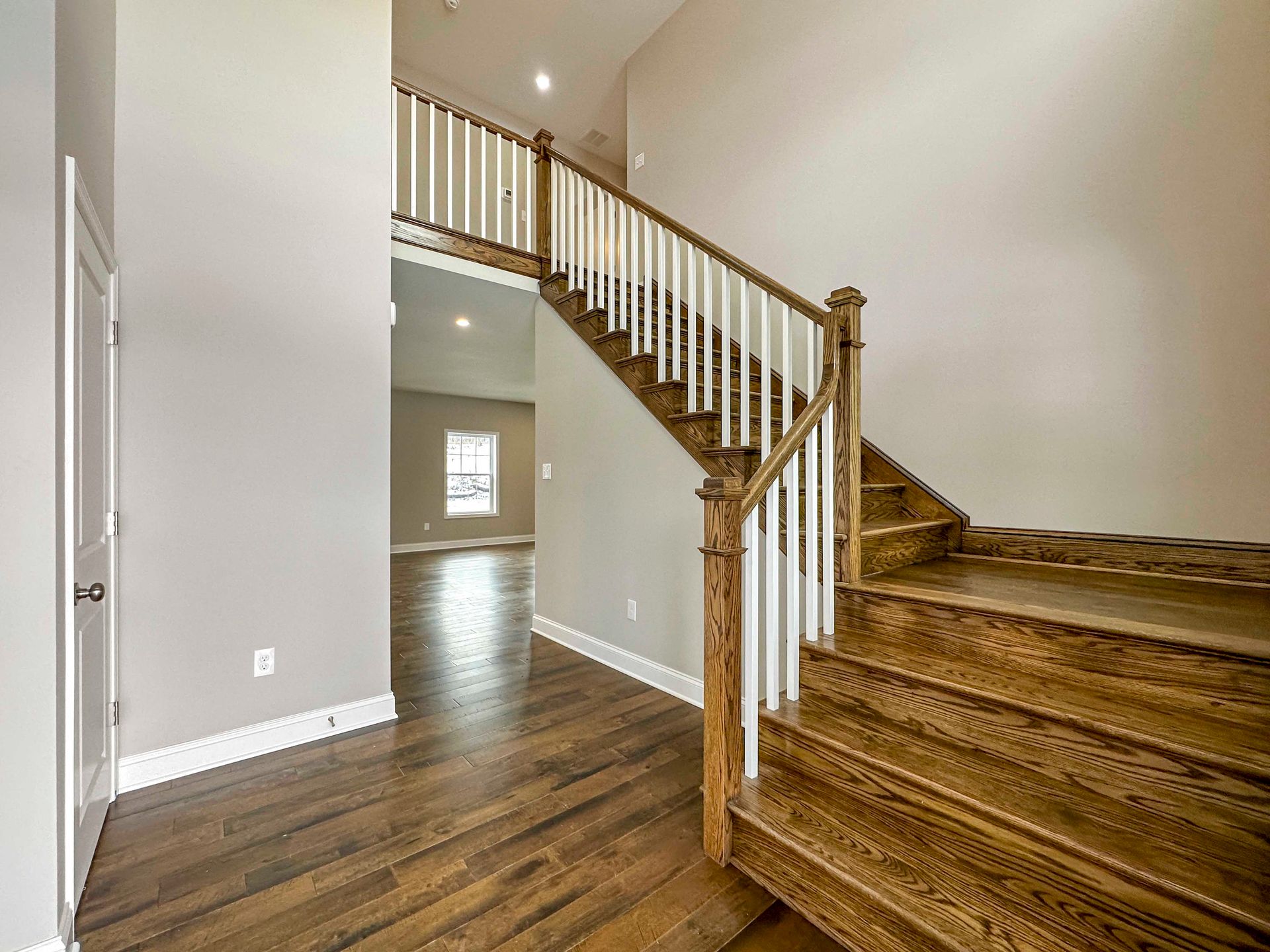 Newport-C-Foyer-3
