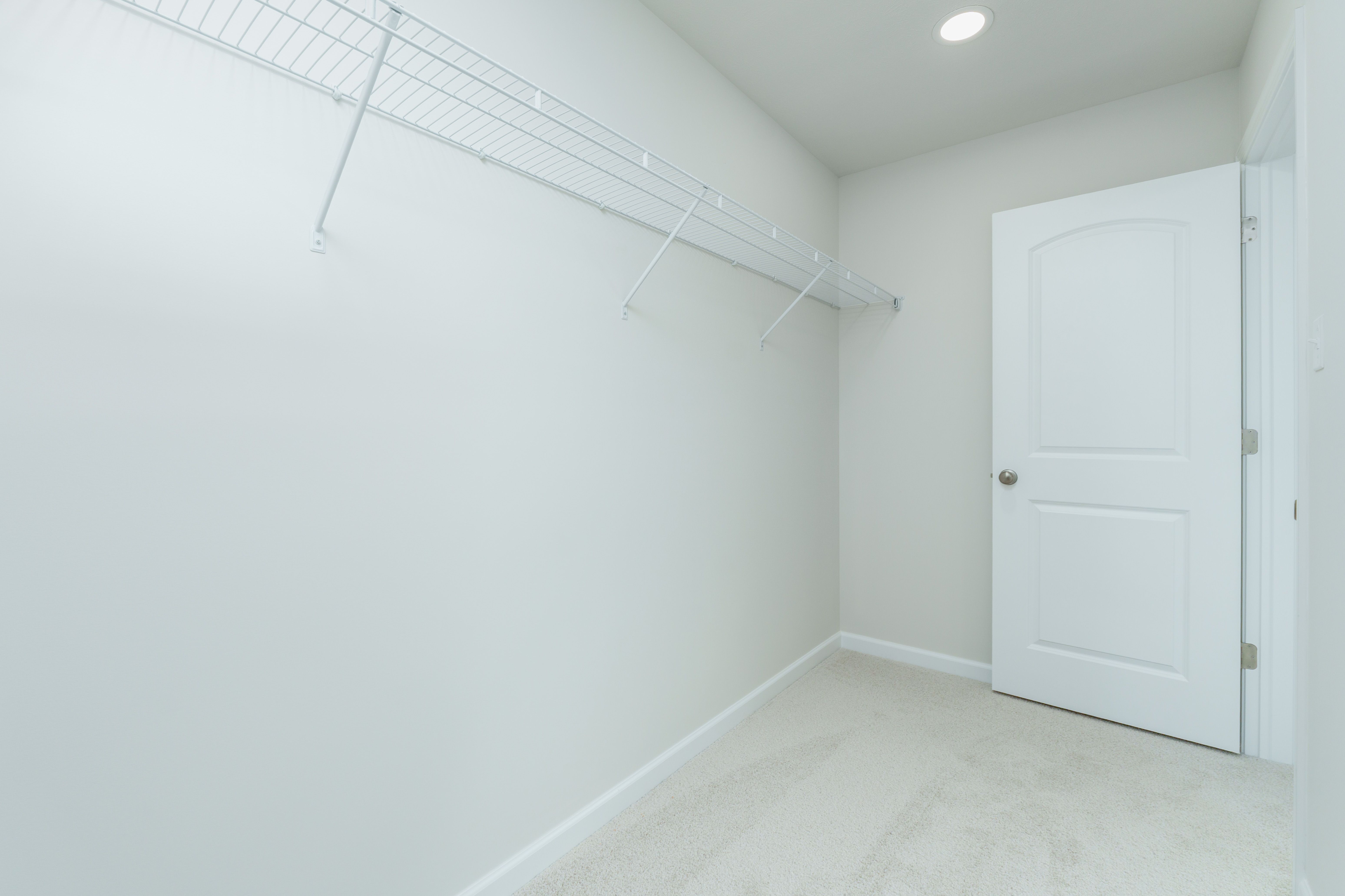 Steadfield-SCTH102-Owners-Closet-2