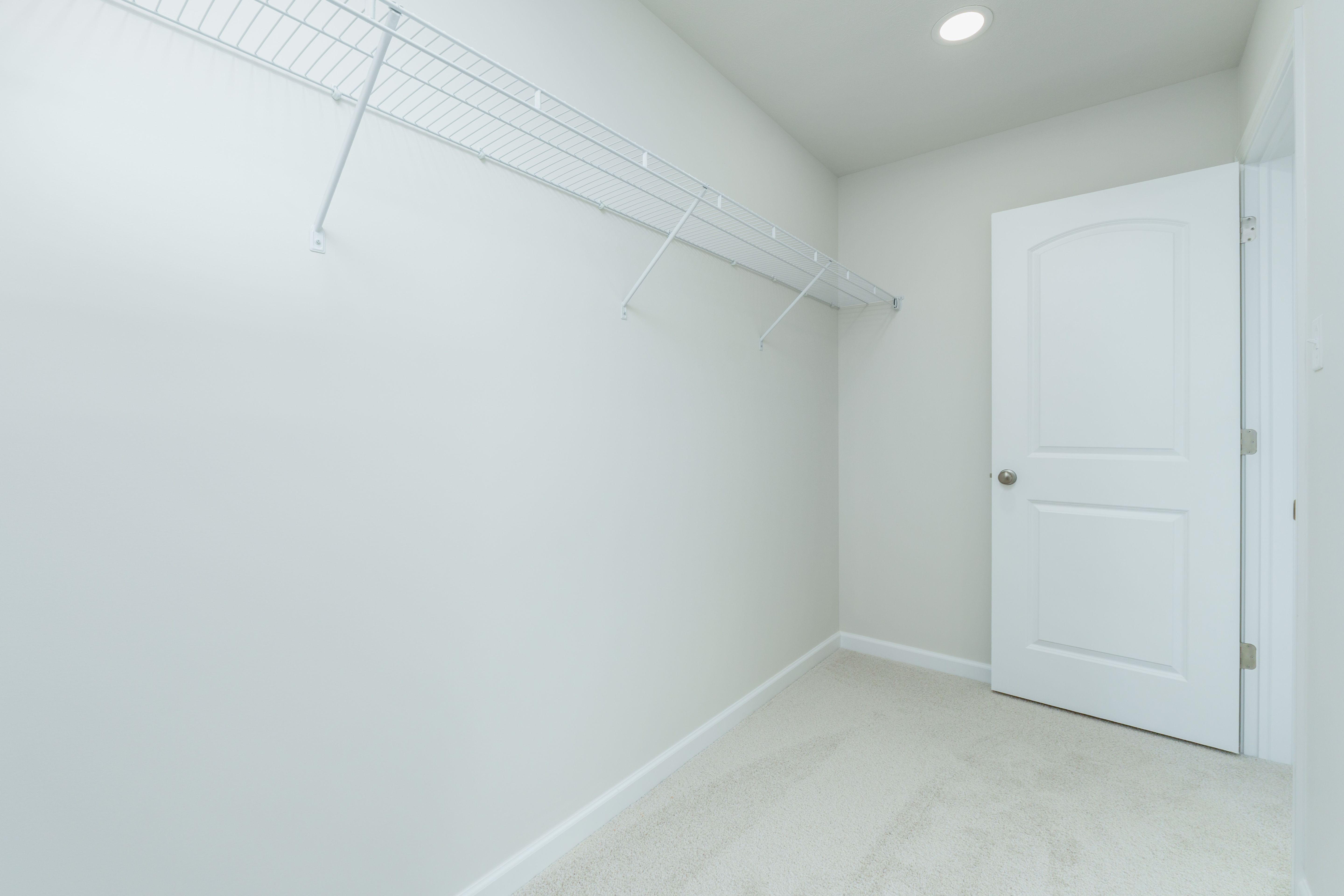 Steadfield-SCTH102-Owners-Closet-2