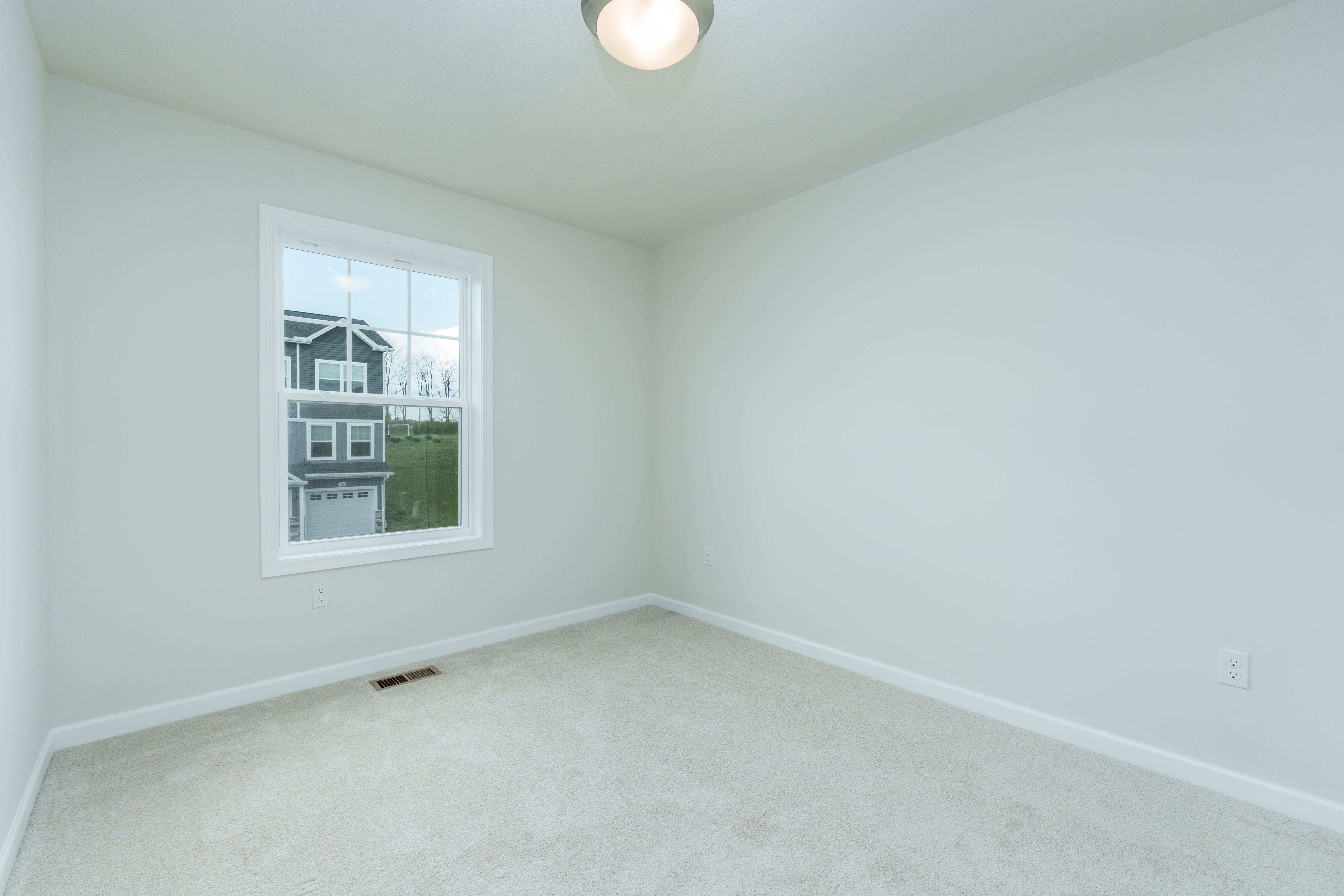 Steadfield-SCTH102-Bedroom-2-1