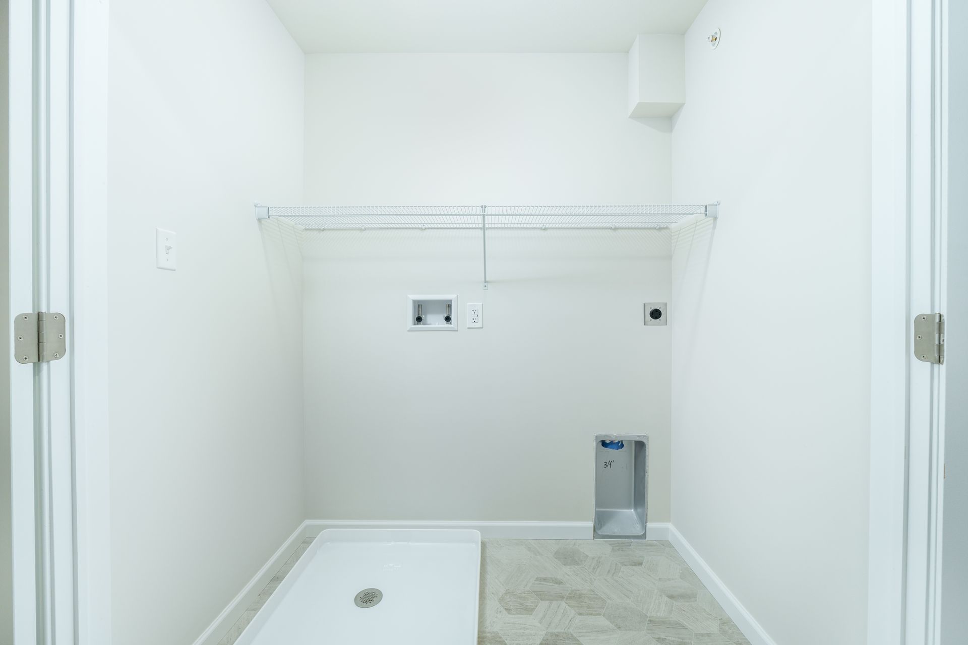 Steadfield-SCTH102-Upper-Hall-Laundry-3