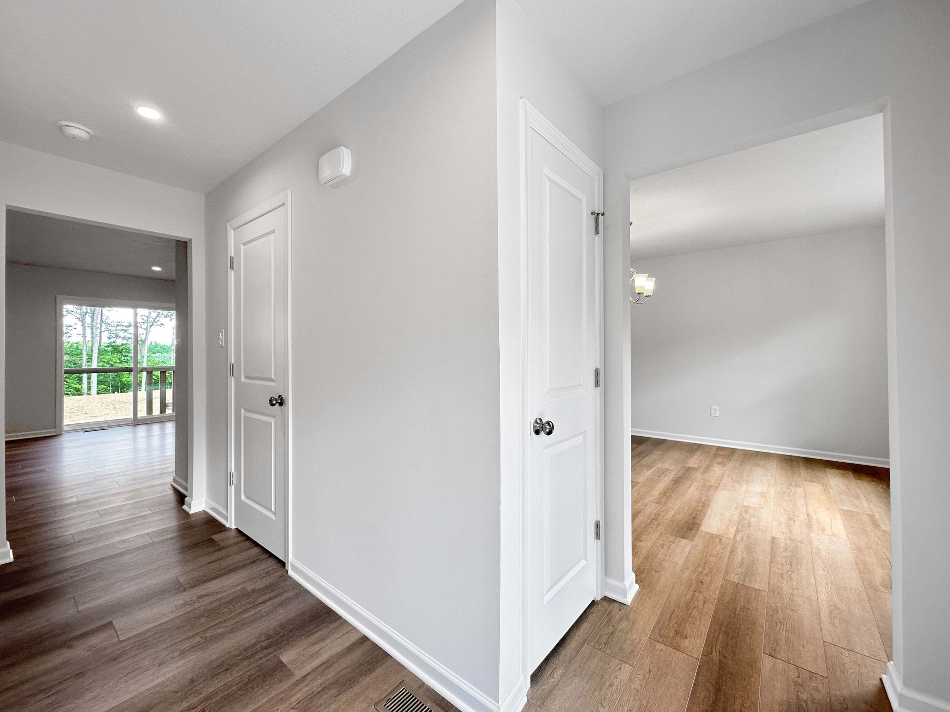 Hawthorne-B-Foyer-2
