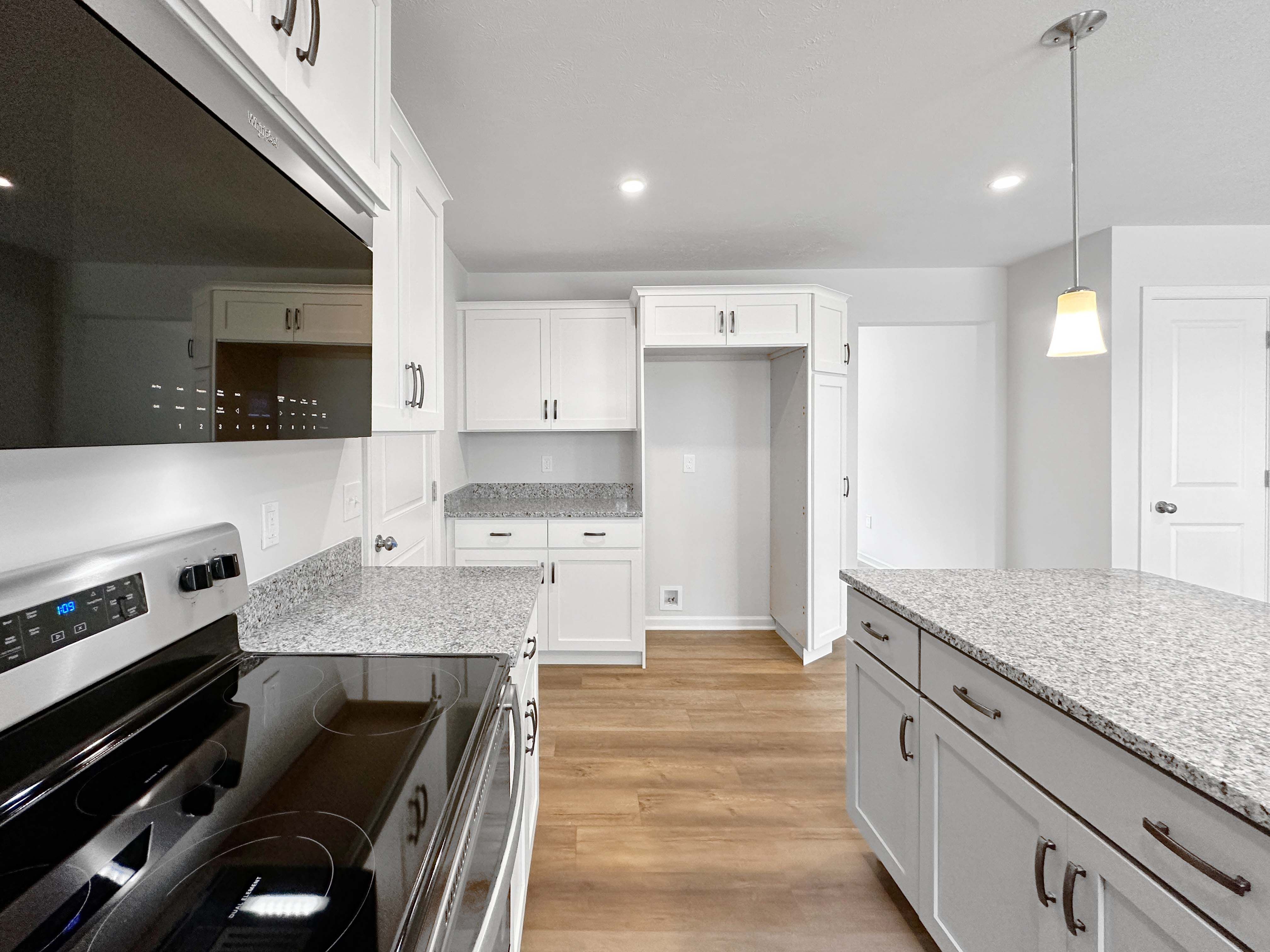 Hawthorne-B-Kitchen-4