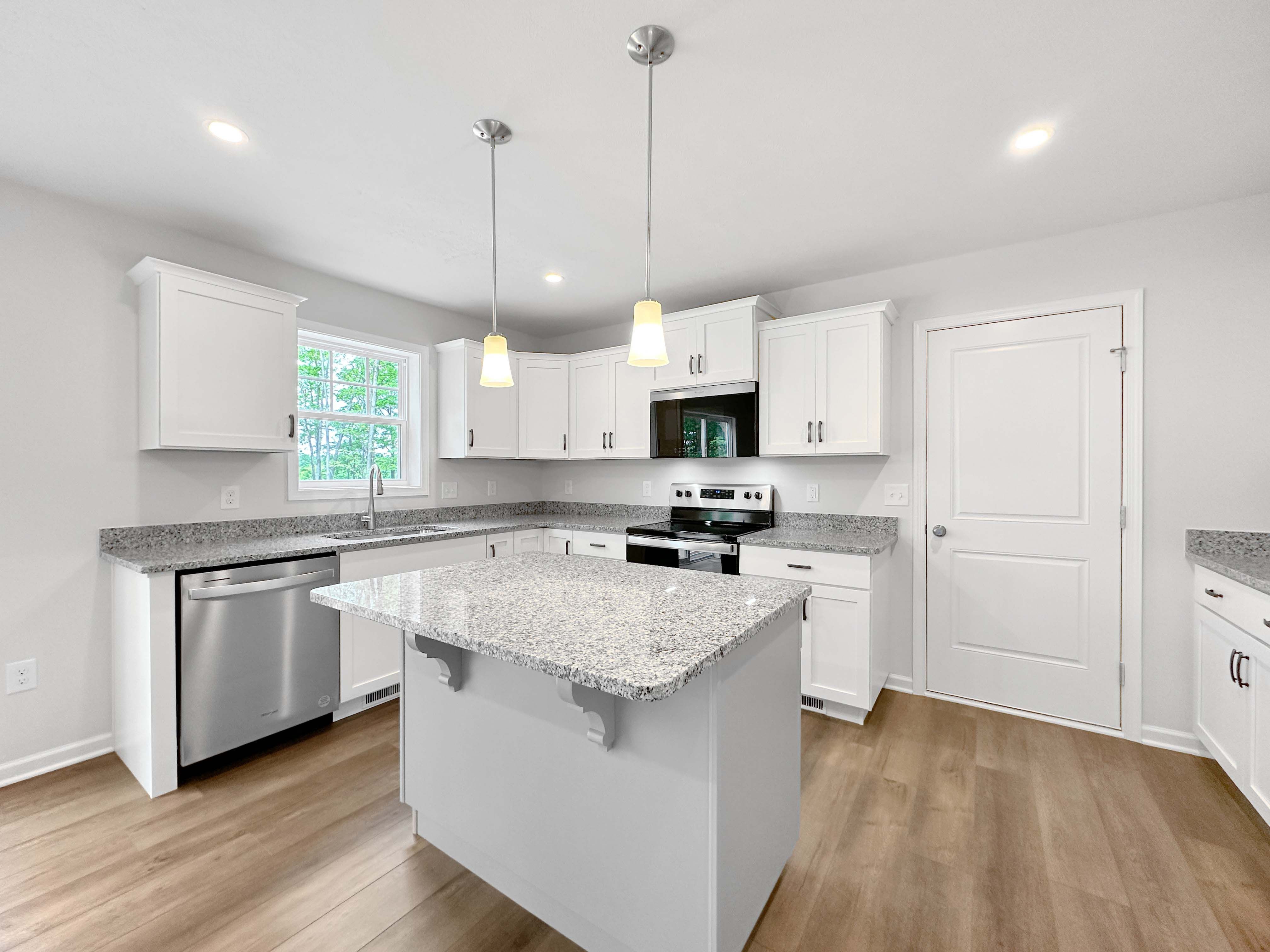 Hawthorne-B-Kitchen-8