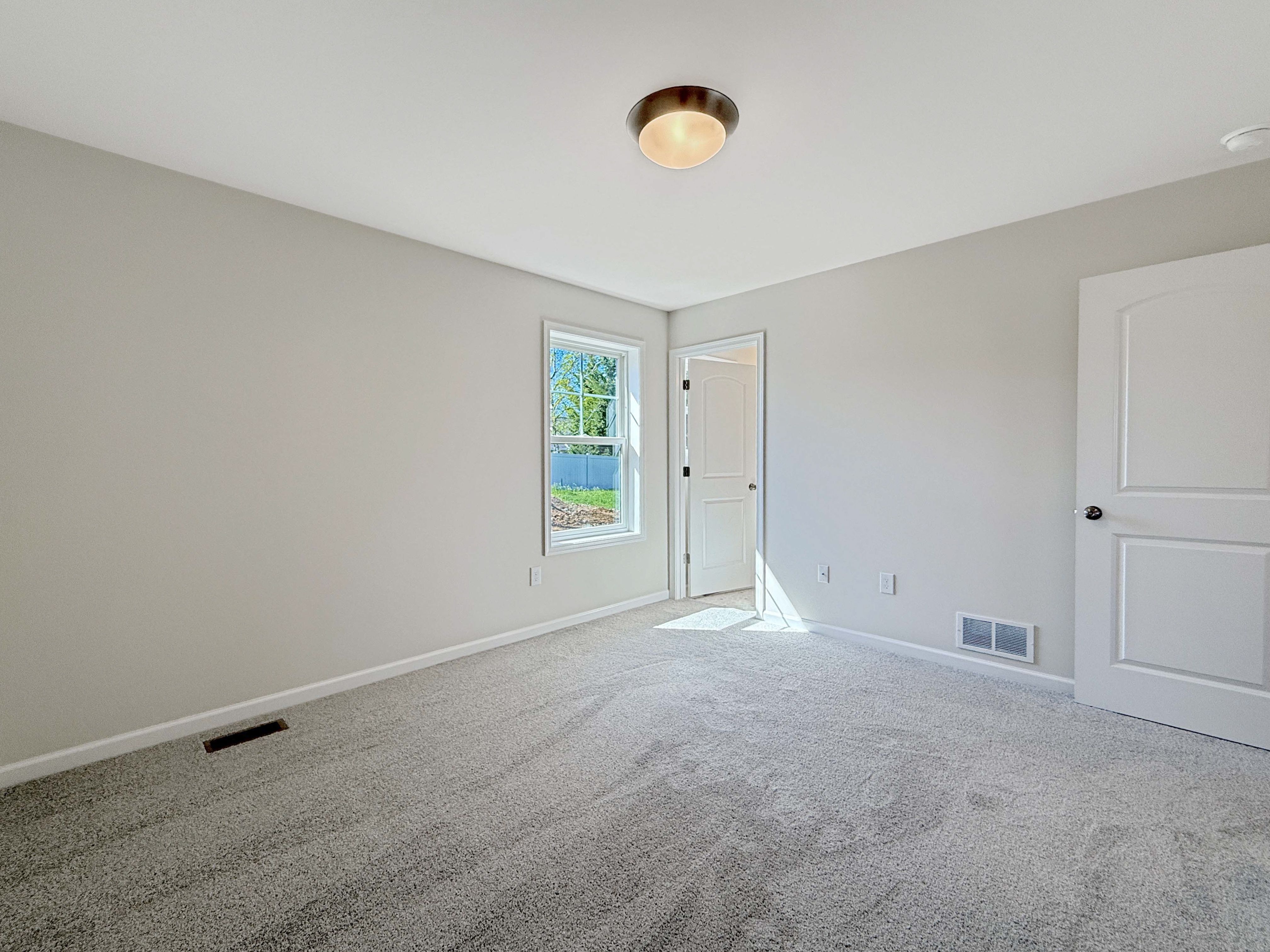Norwood-CF127-Owners-Bedroom-3