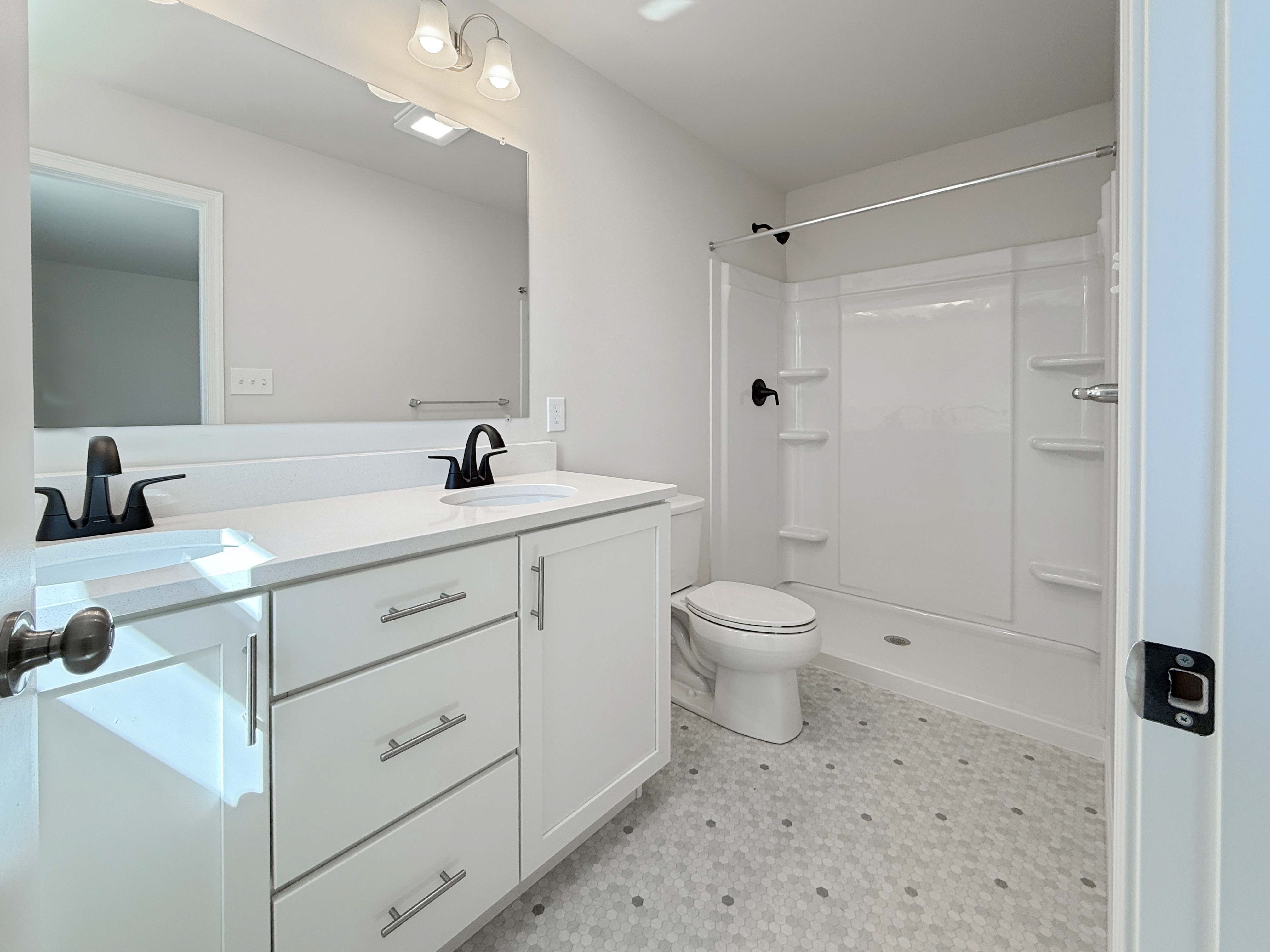 Norwood-CF127-Owners-Bath-1