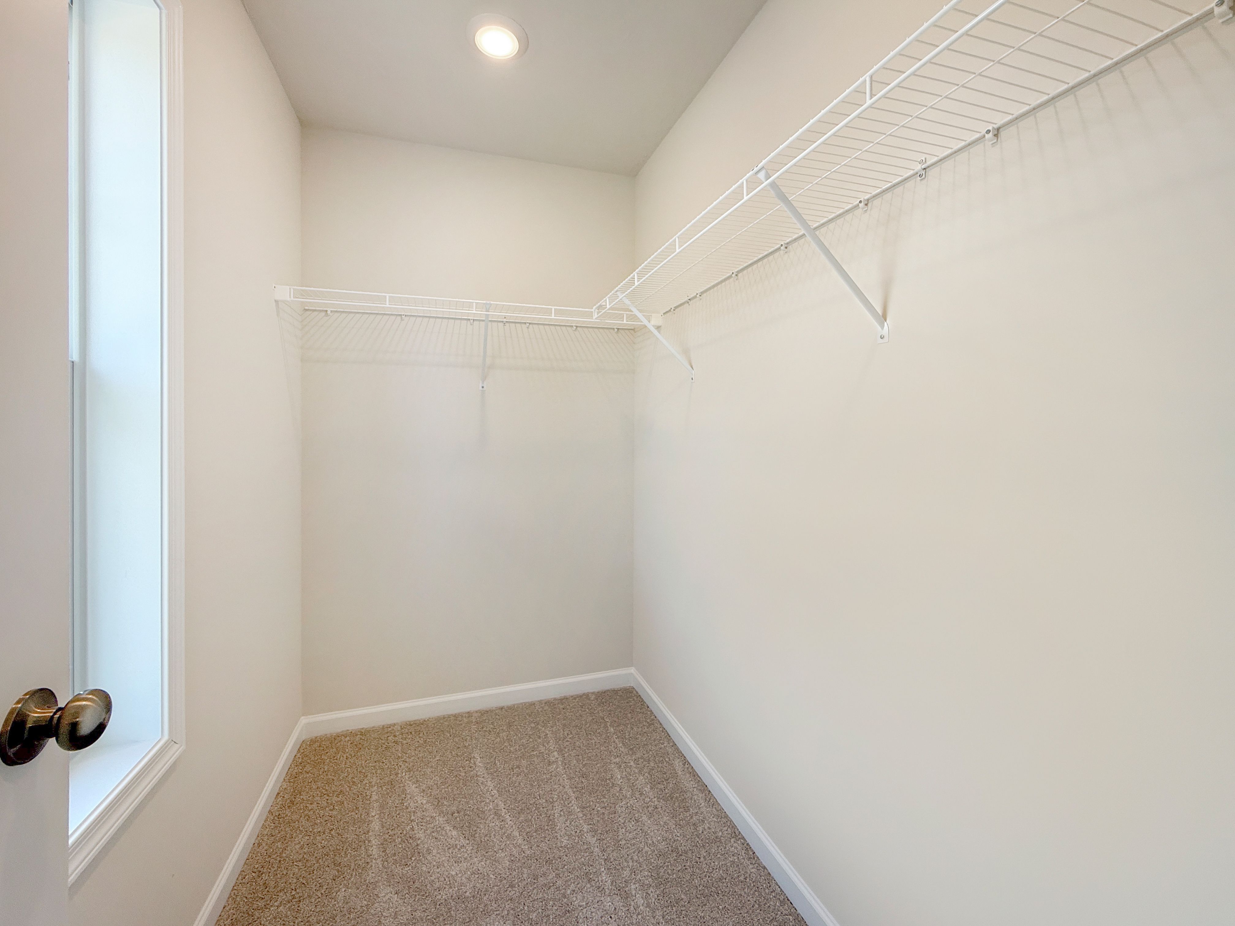 Greenwood-C-CM32-Owners-Closet-1