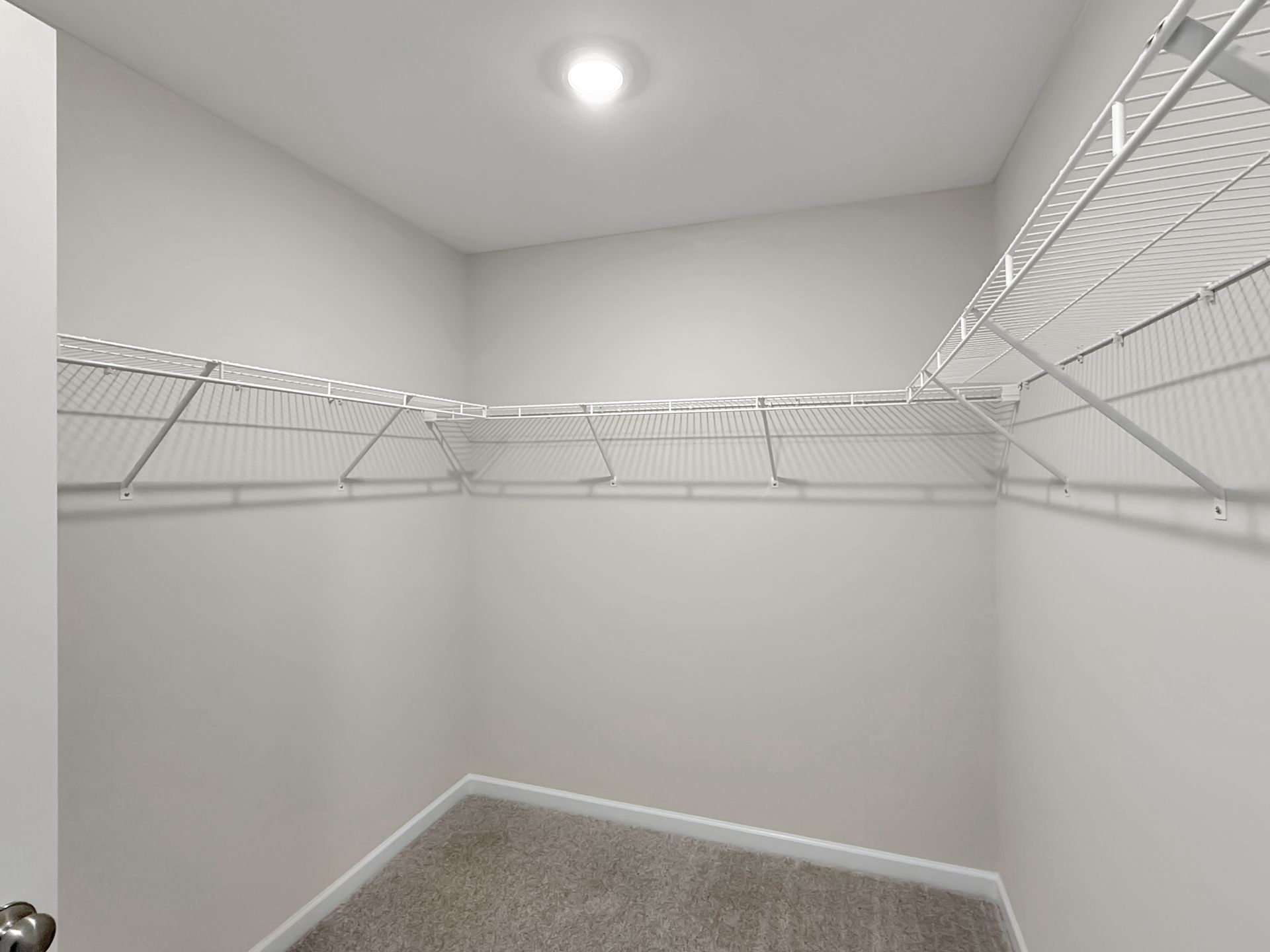 Hampton-B-FP15-Owners-Closet-1