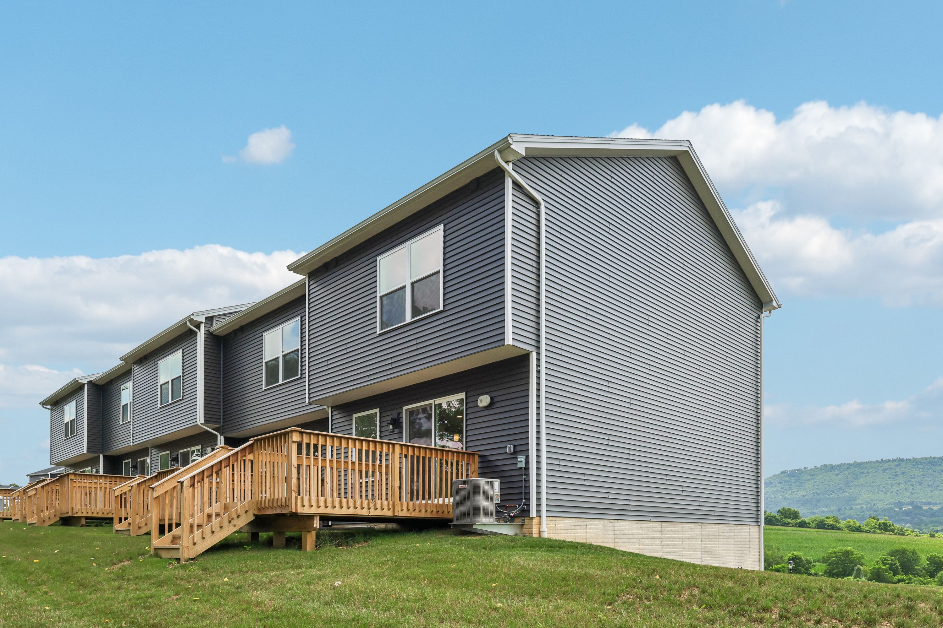 Redfield-SCTH91-Exterior-Rear-1