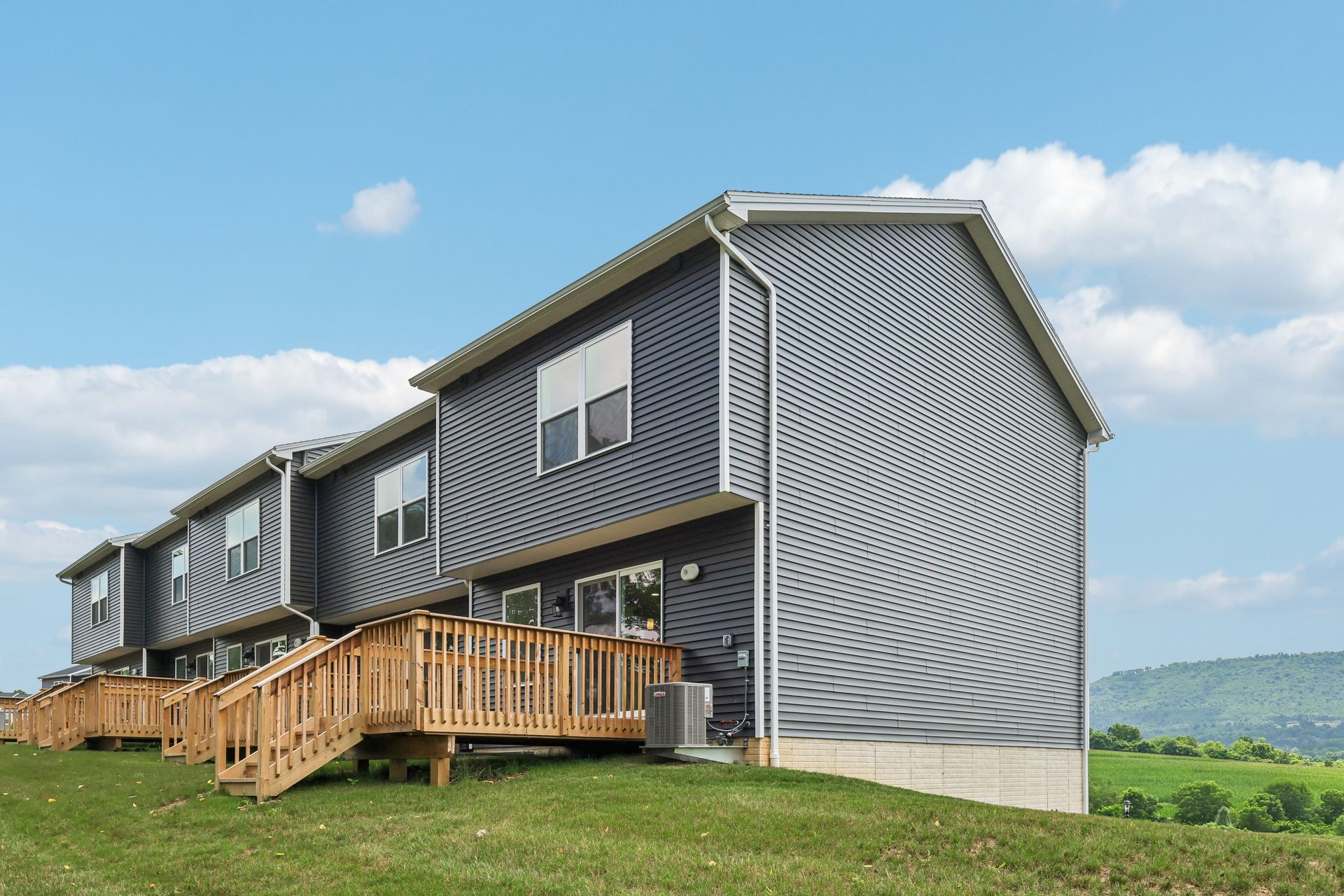 Redfield-SCTH91-Exterior-Rear-1