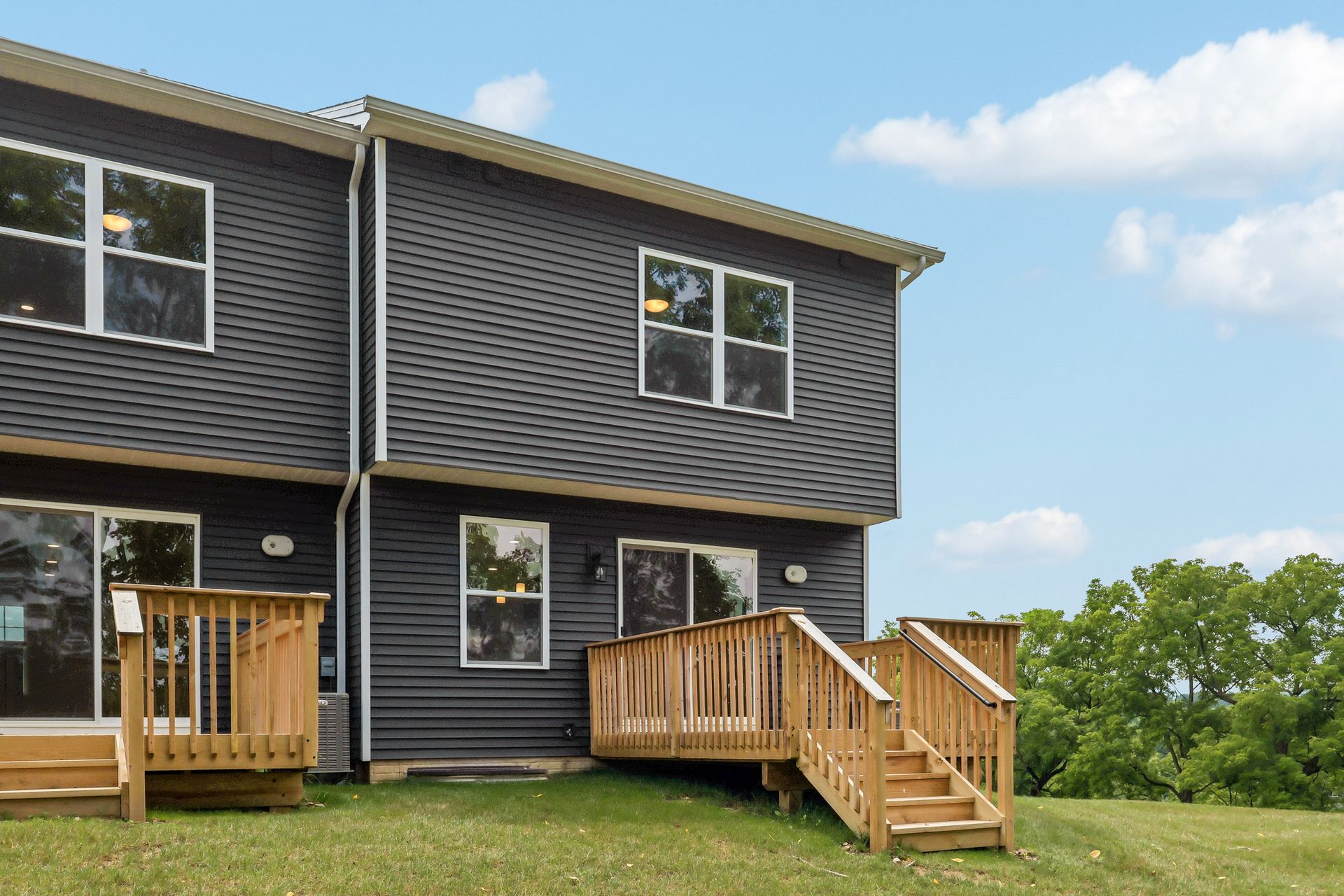 Redfield-SCTH91-Exterior-Rear-3