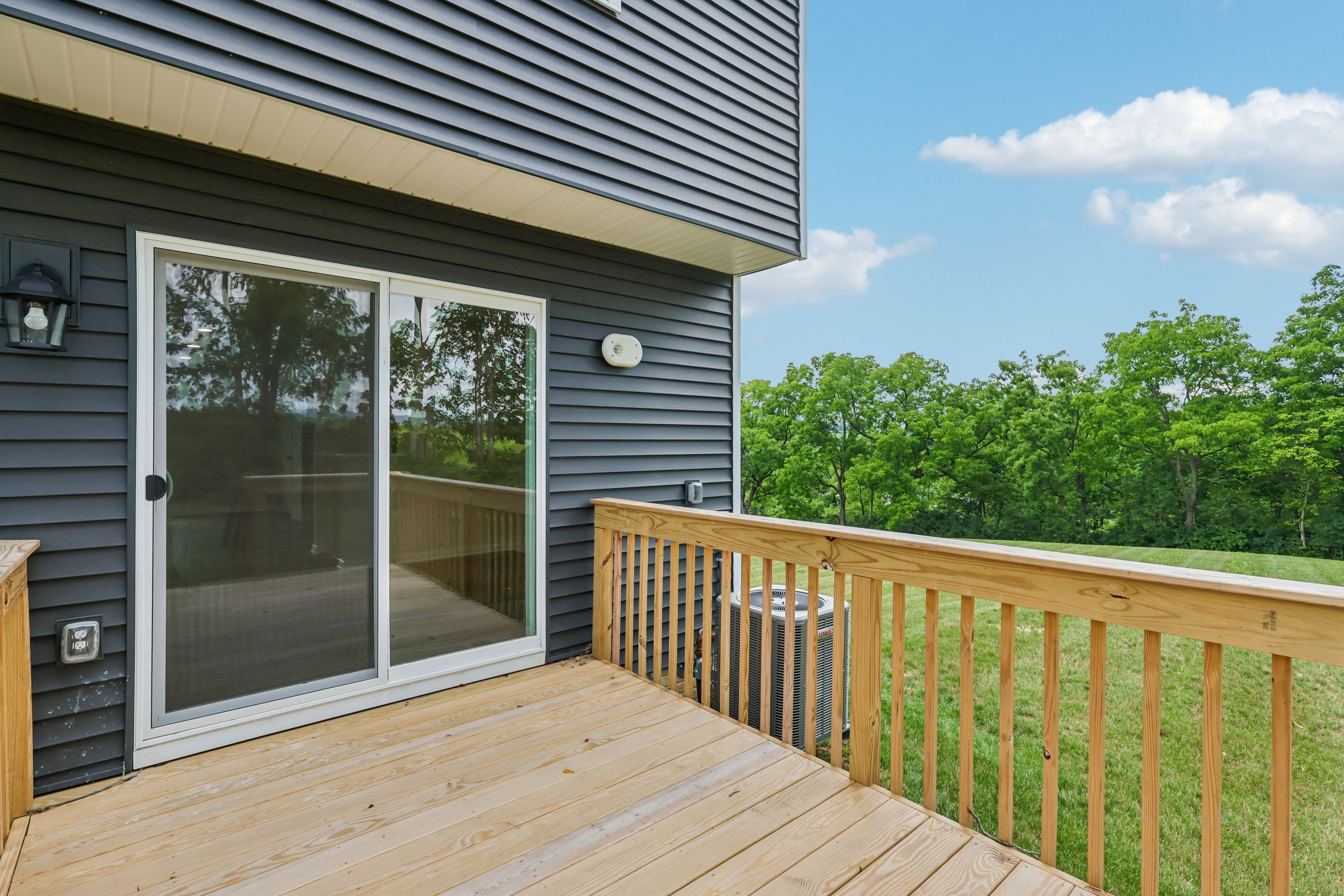 Redfield-SCTH91-Exterior-Rear-5