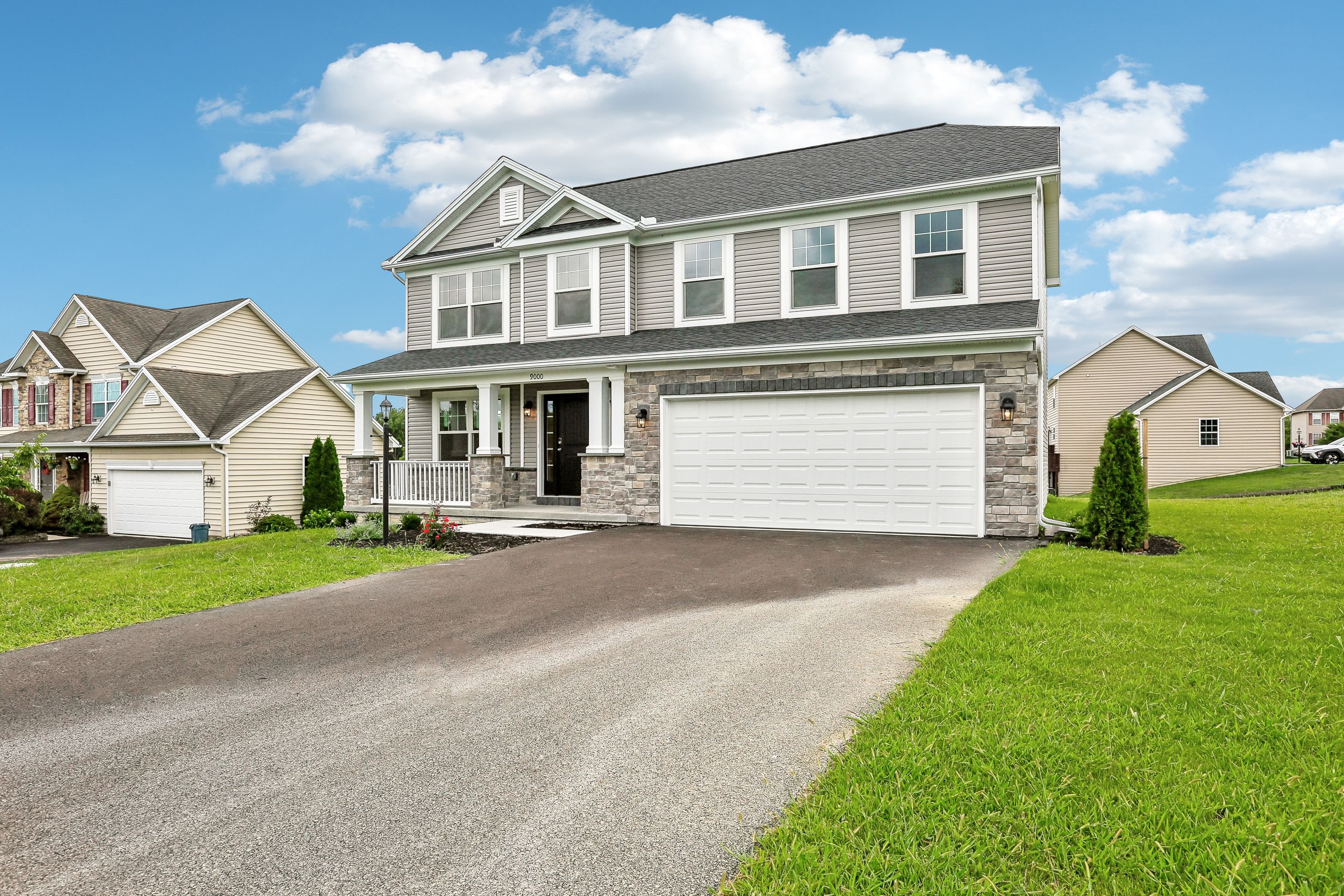 Greenwood-C-CM32-Exterior-Front-3