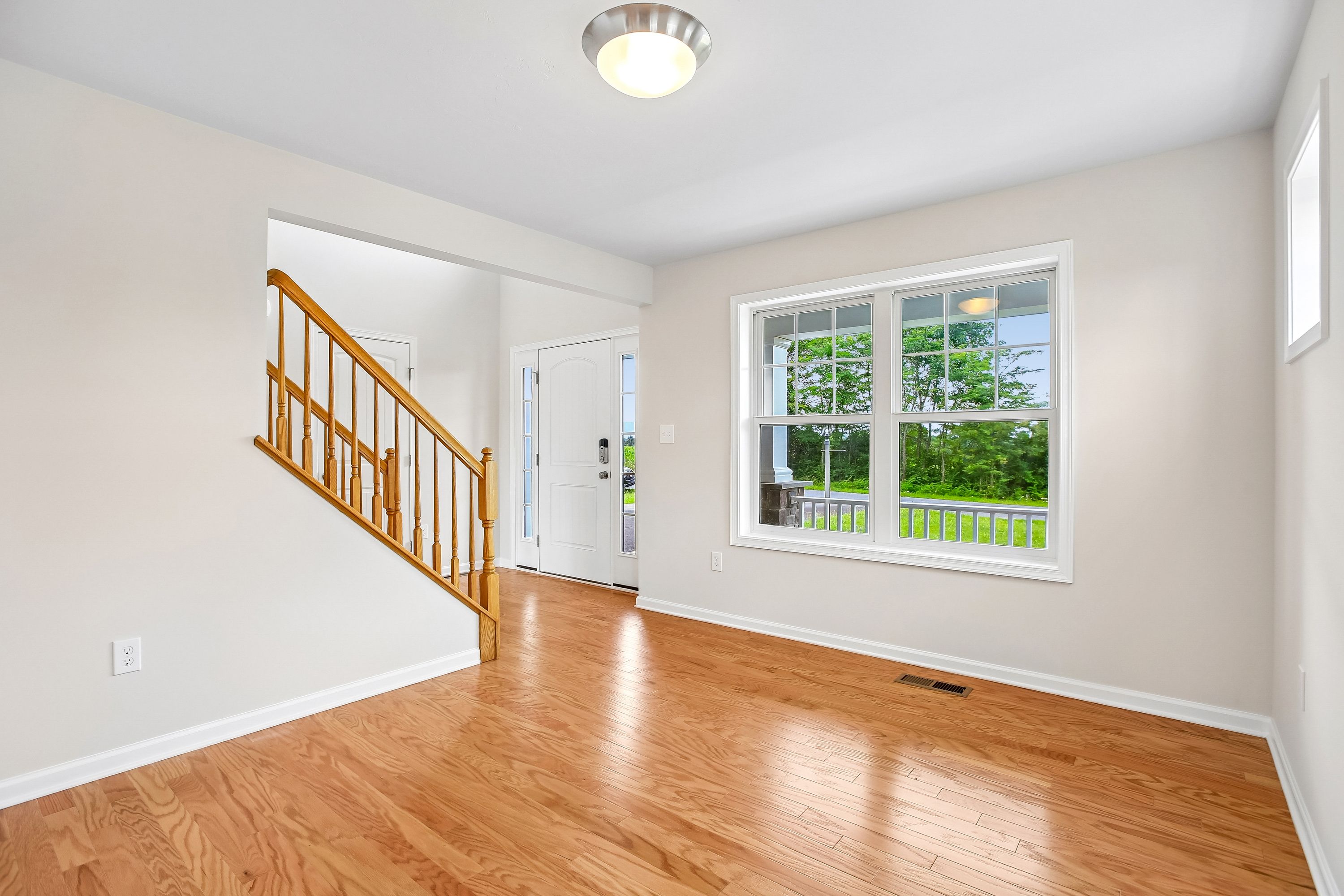 Greenwood-C-CM32-Dining-Room-2