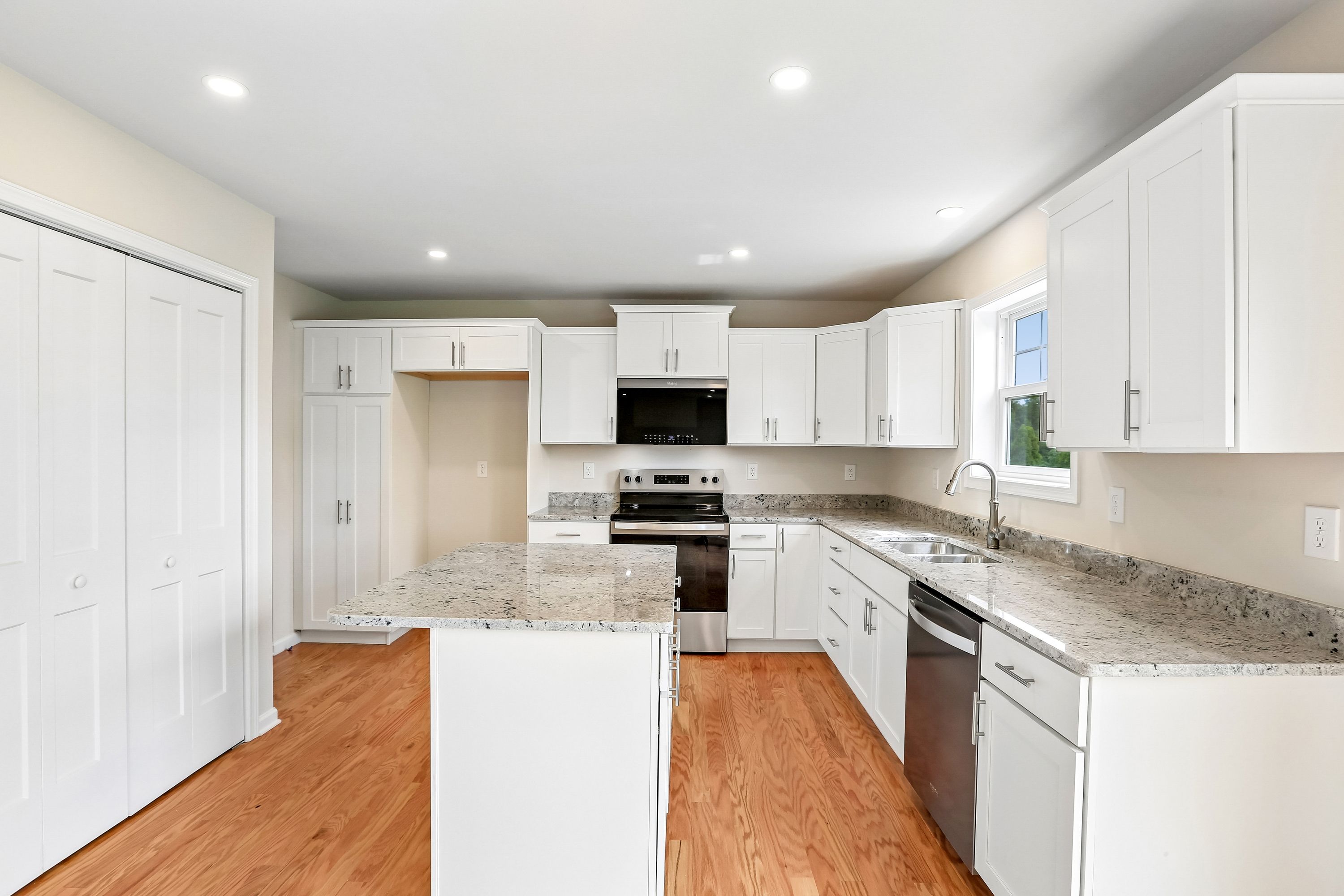Greenwood-C-CM32-Kitchen-2