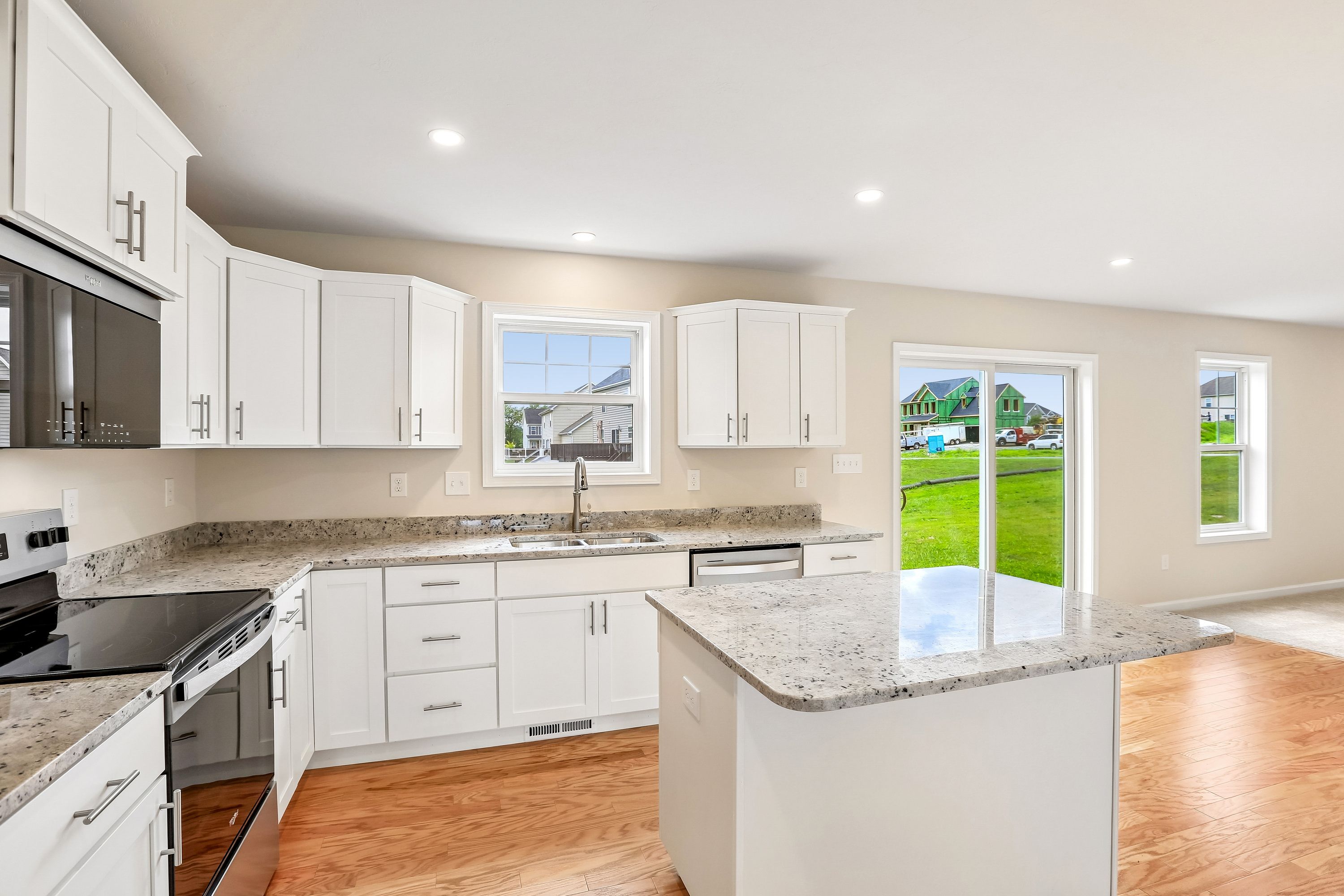 Greenwood-C-CM32-Kitchen-3