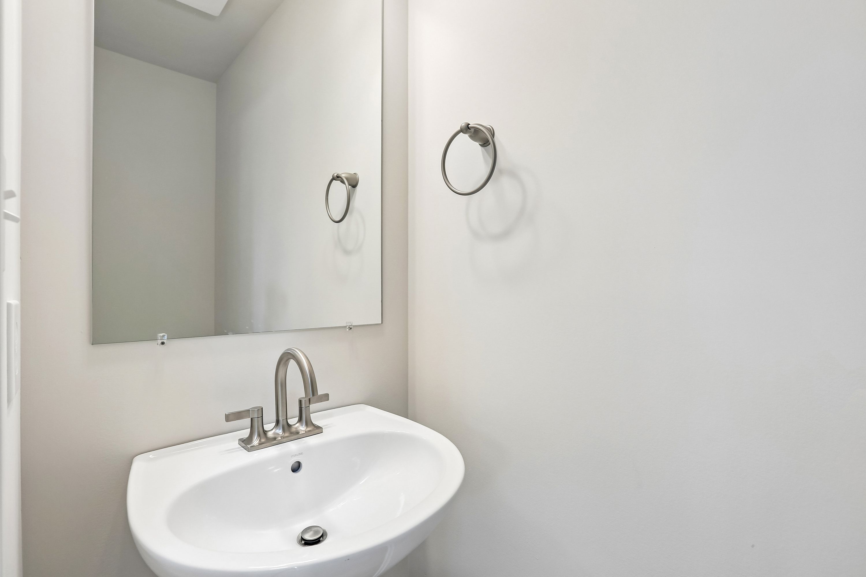 Greenwood-C-CM32-Powder-Room-1