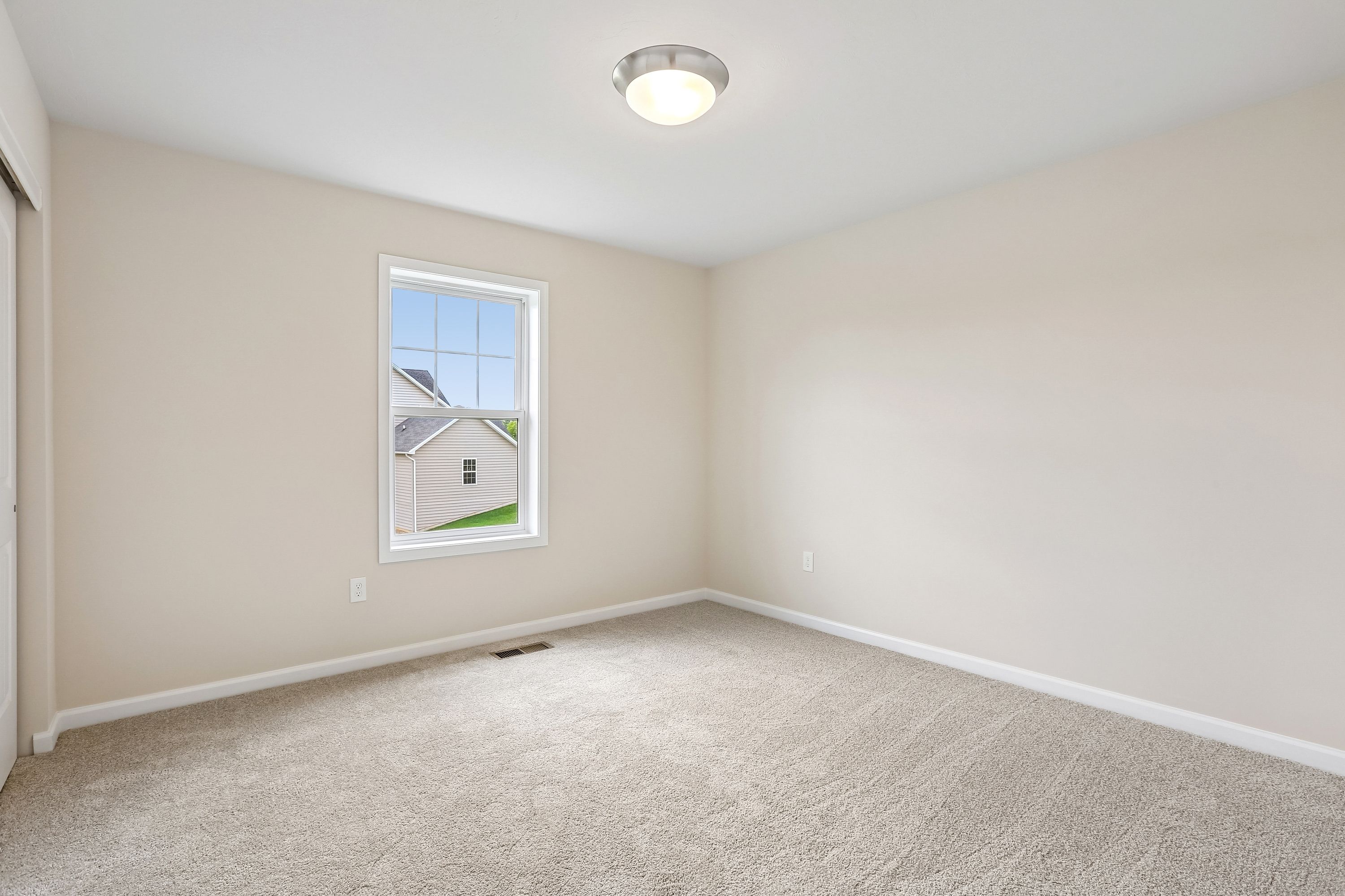 Greenwood-C-CM32-Bedroom-4-1