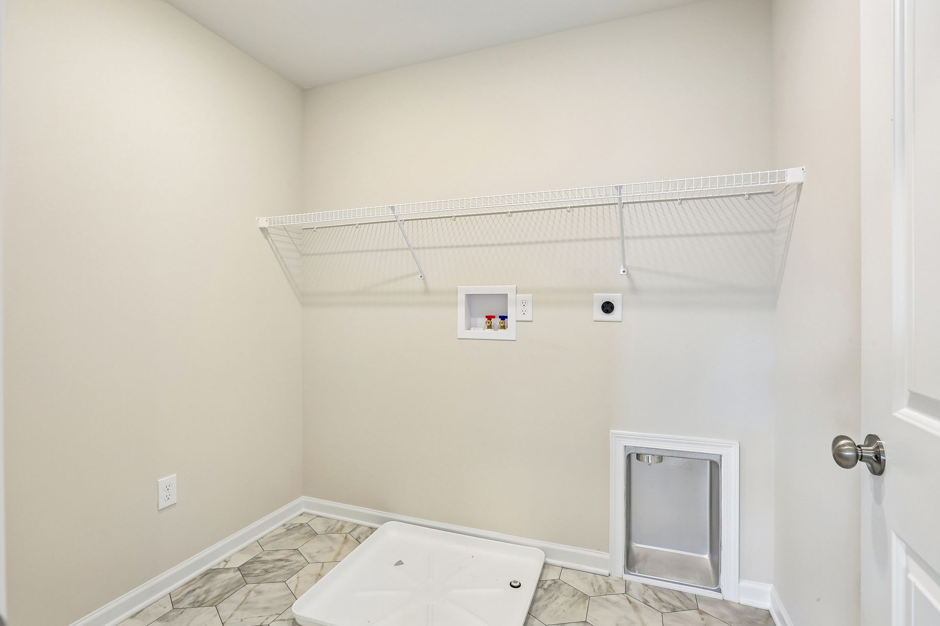 Greenwood-C-CM32-Laundry-1