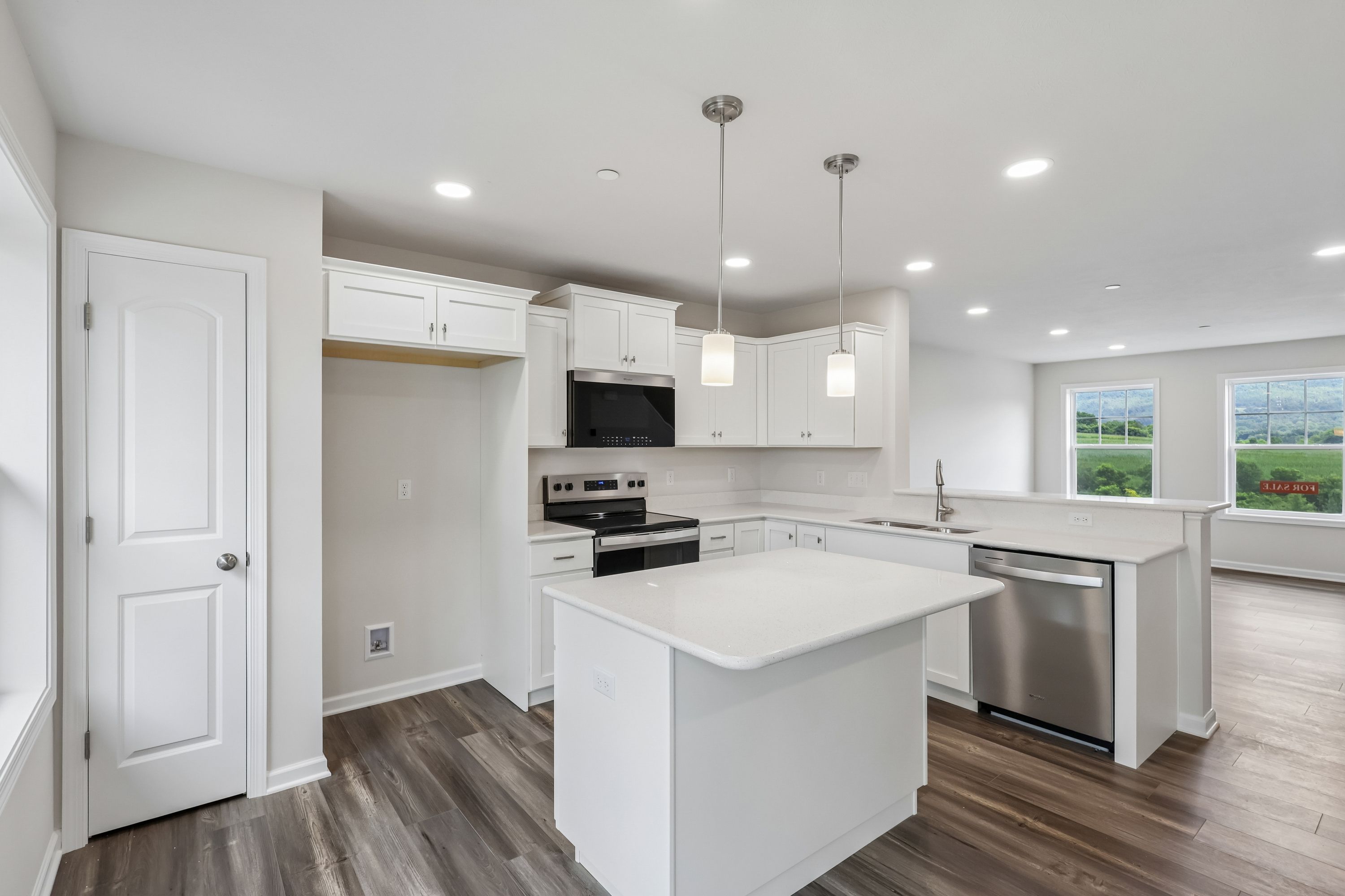 Redfield-SCTH91-Kitchen-Breakfast-4