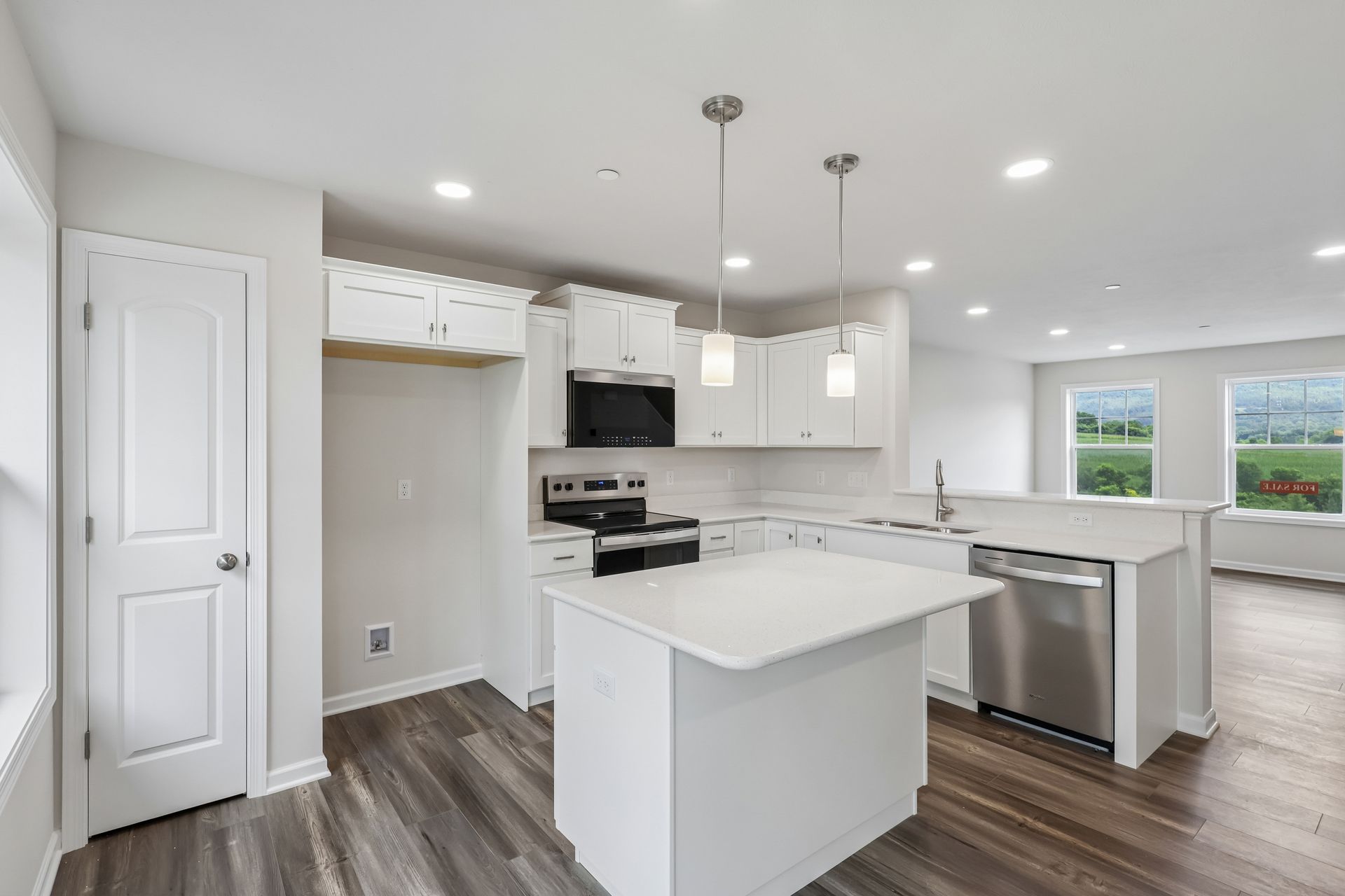 Redfield-SCTH91-Kitchen-Breakfast-4