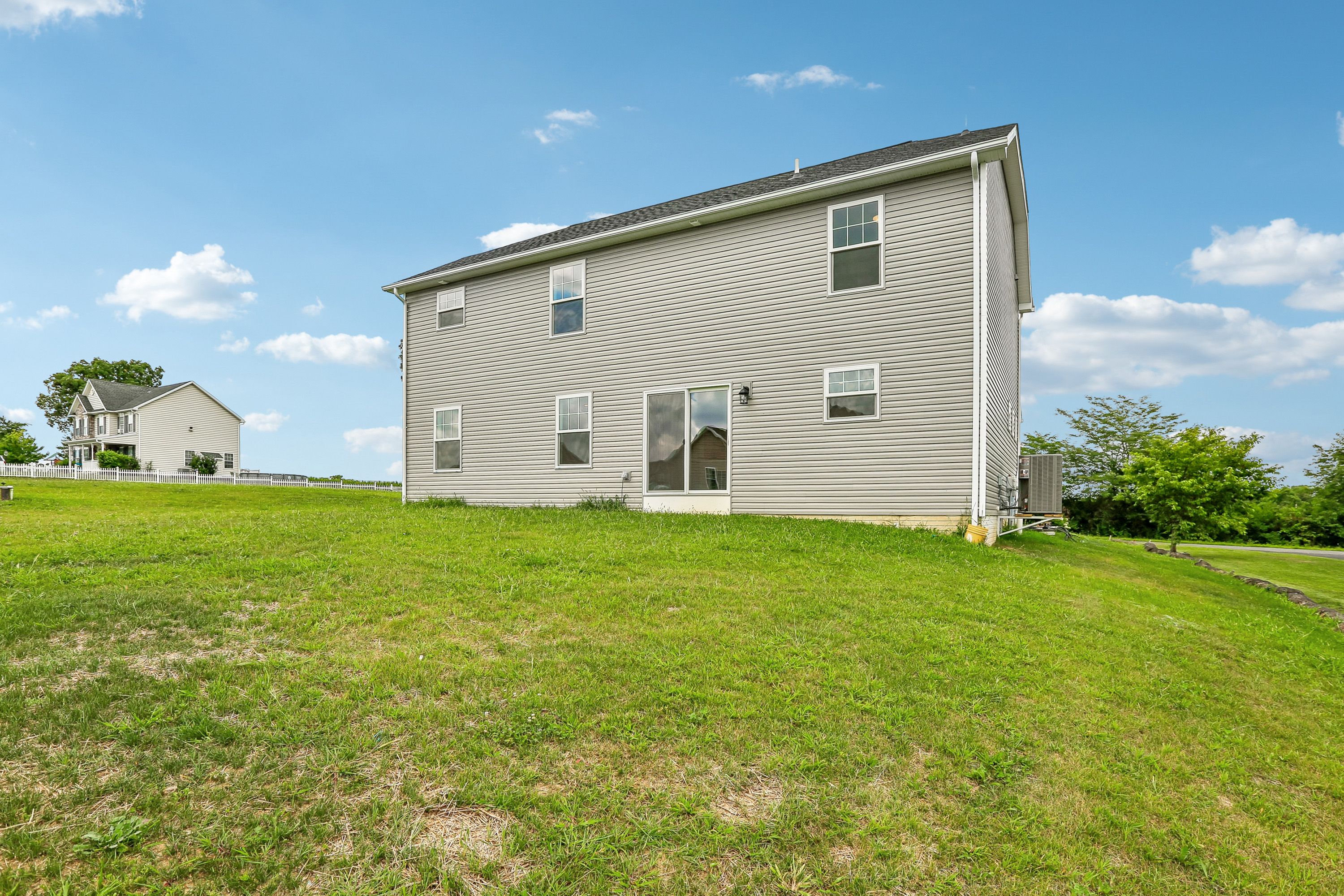 Greenwood-C-CM32-Exterior-Rear-4