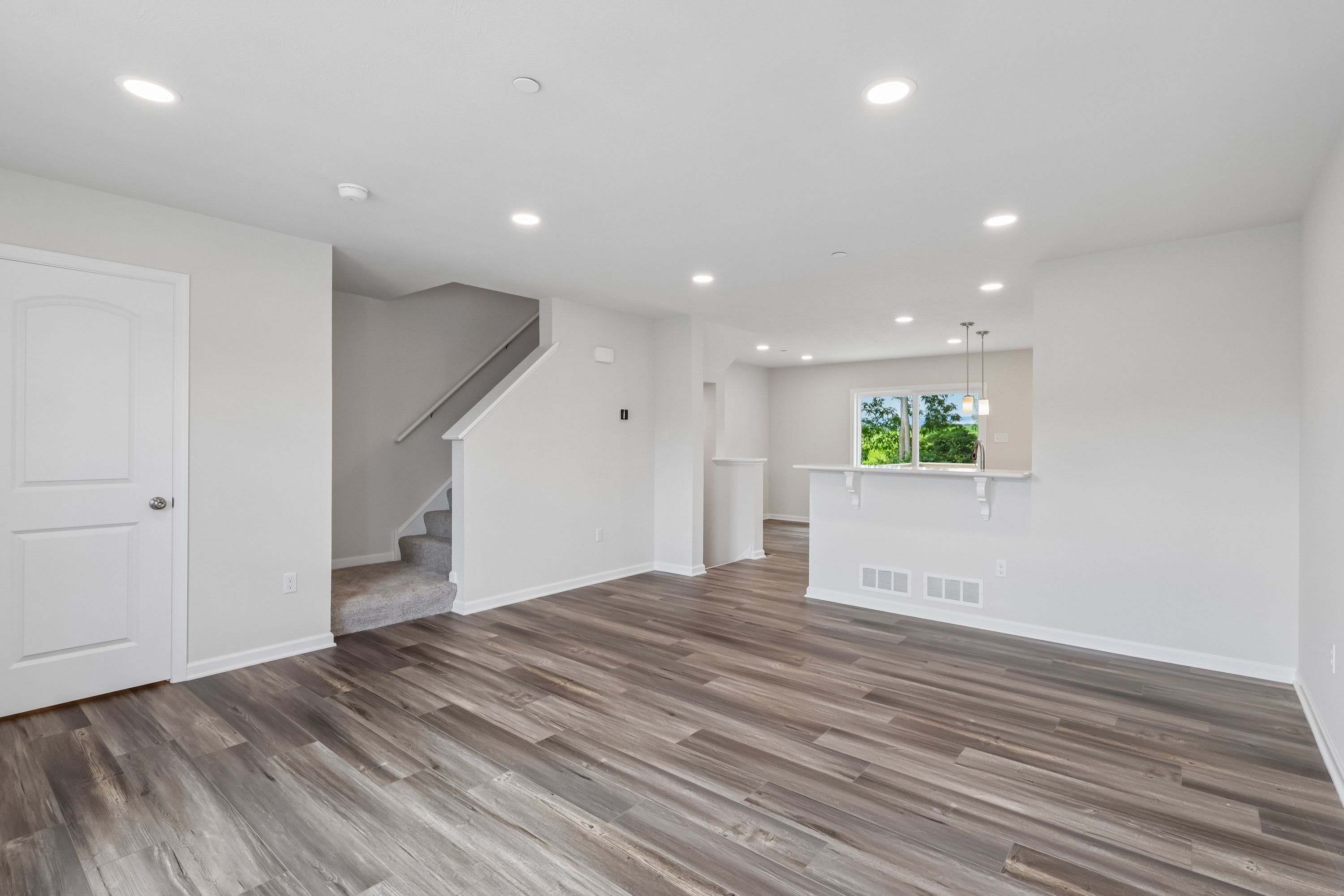 Redfield-SCTH91-Family-Room-3