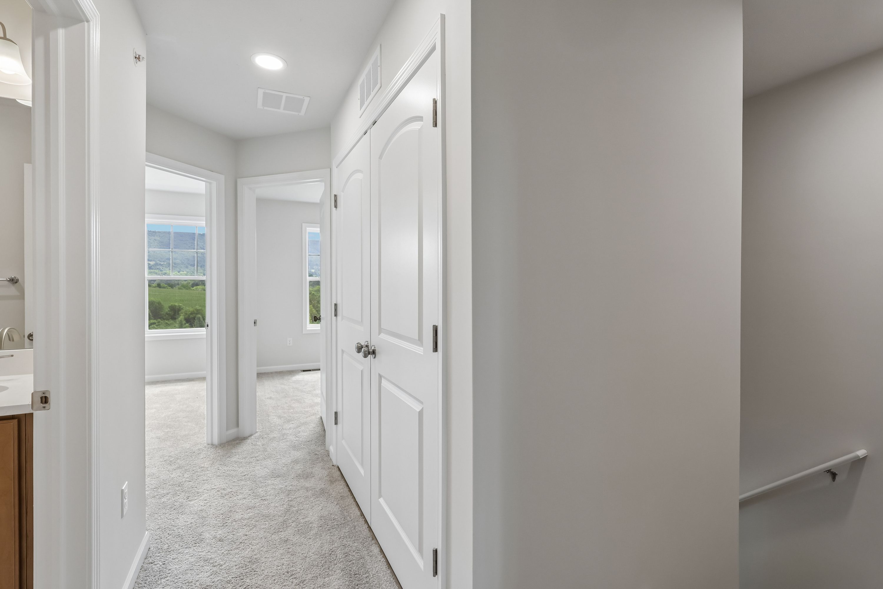 Redfield-SCTH91-Upper-Hall-1