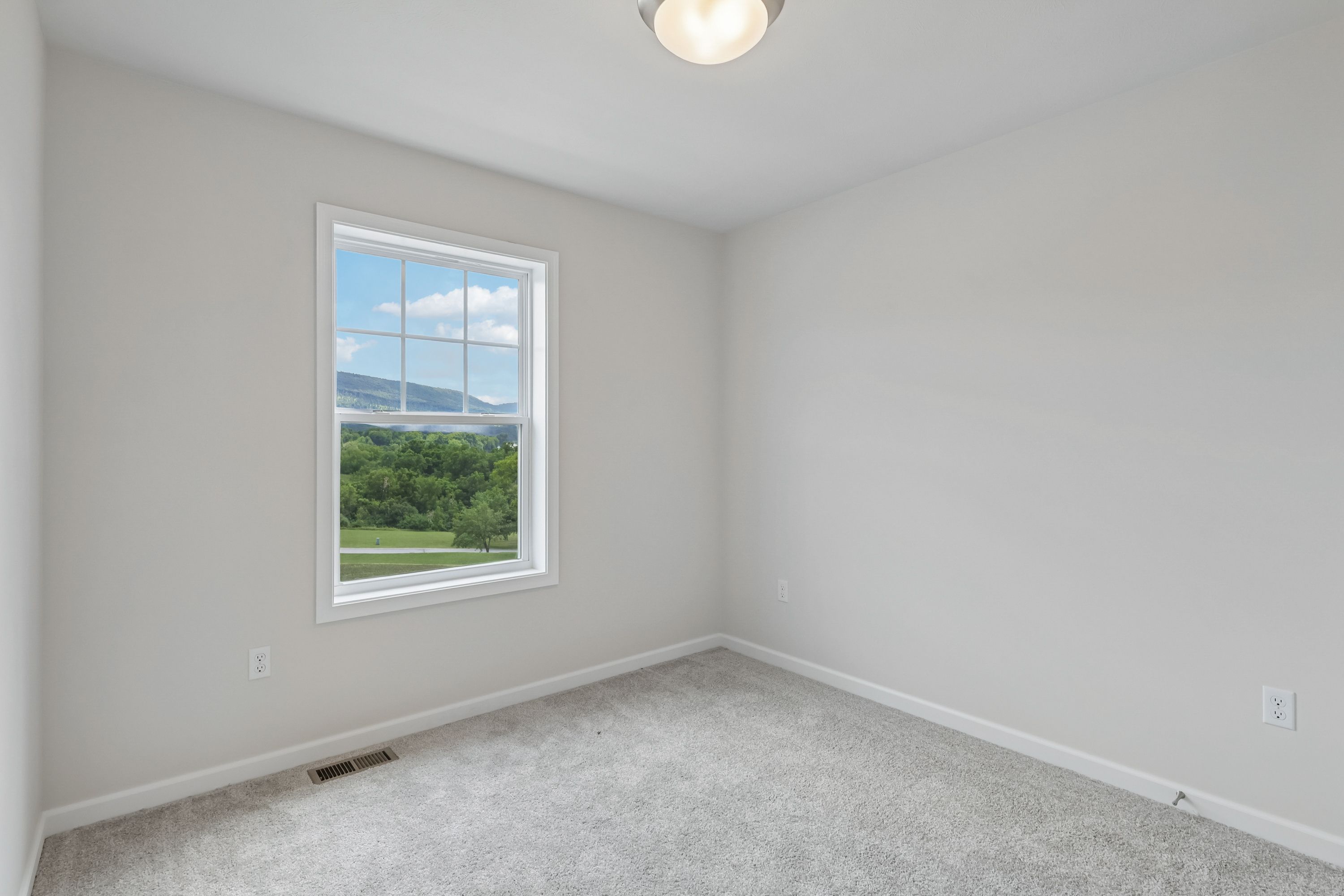 Redfield-SCTH91-Bedroom-3-2