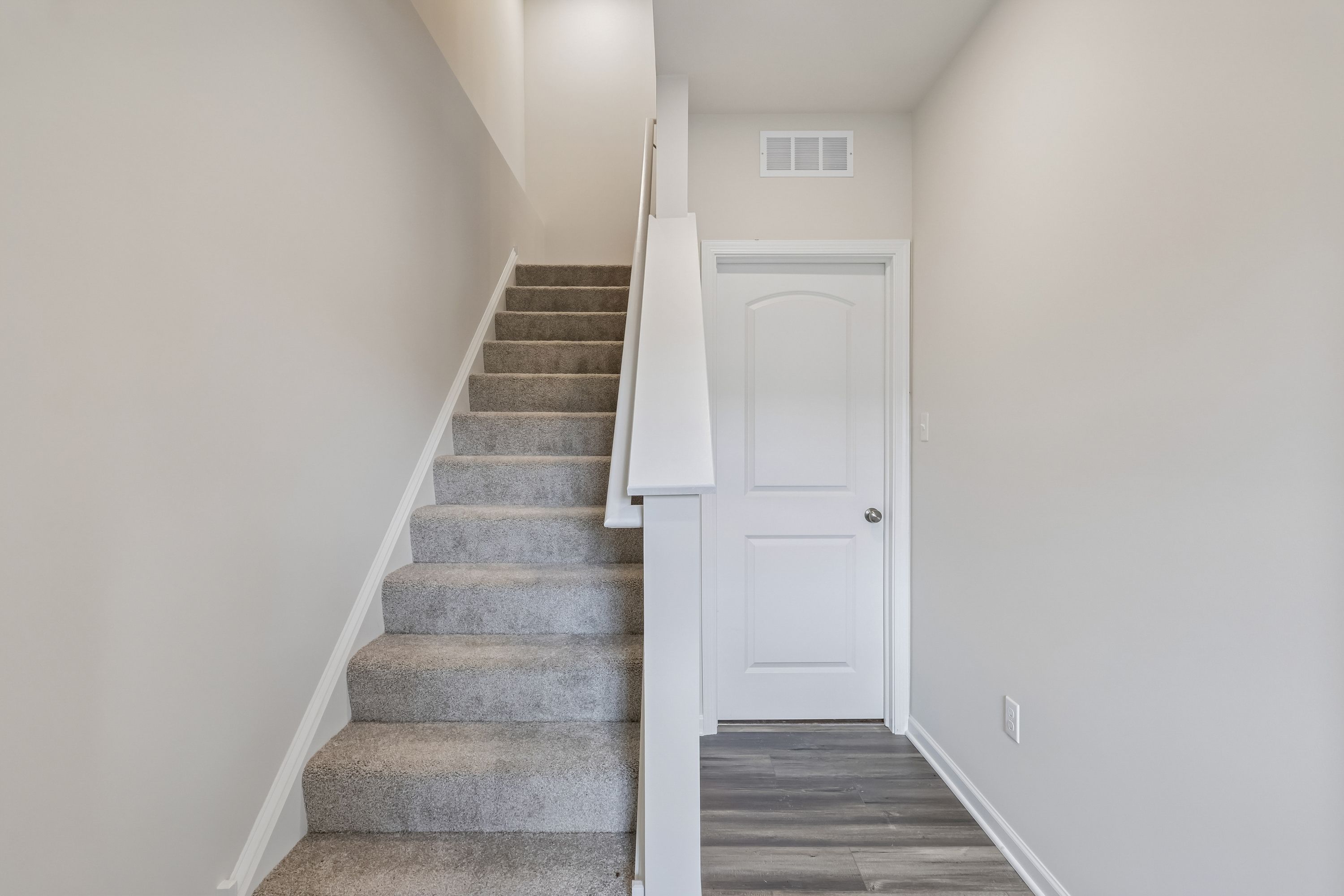Redfield-SCTH91-Foyer-3