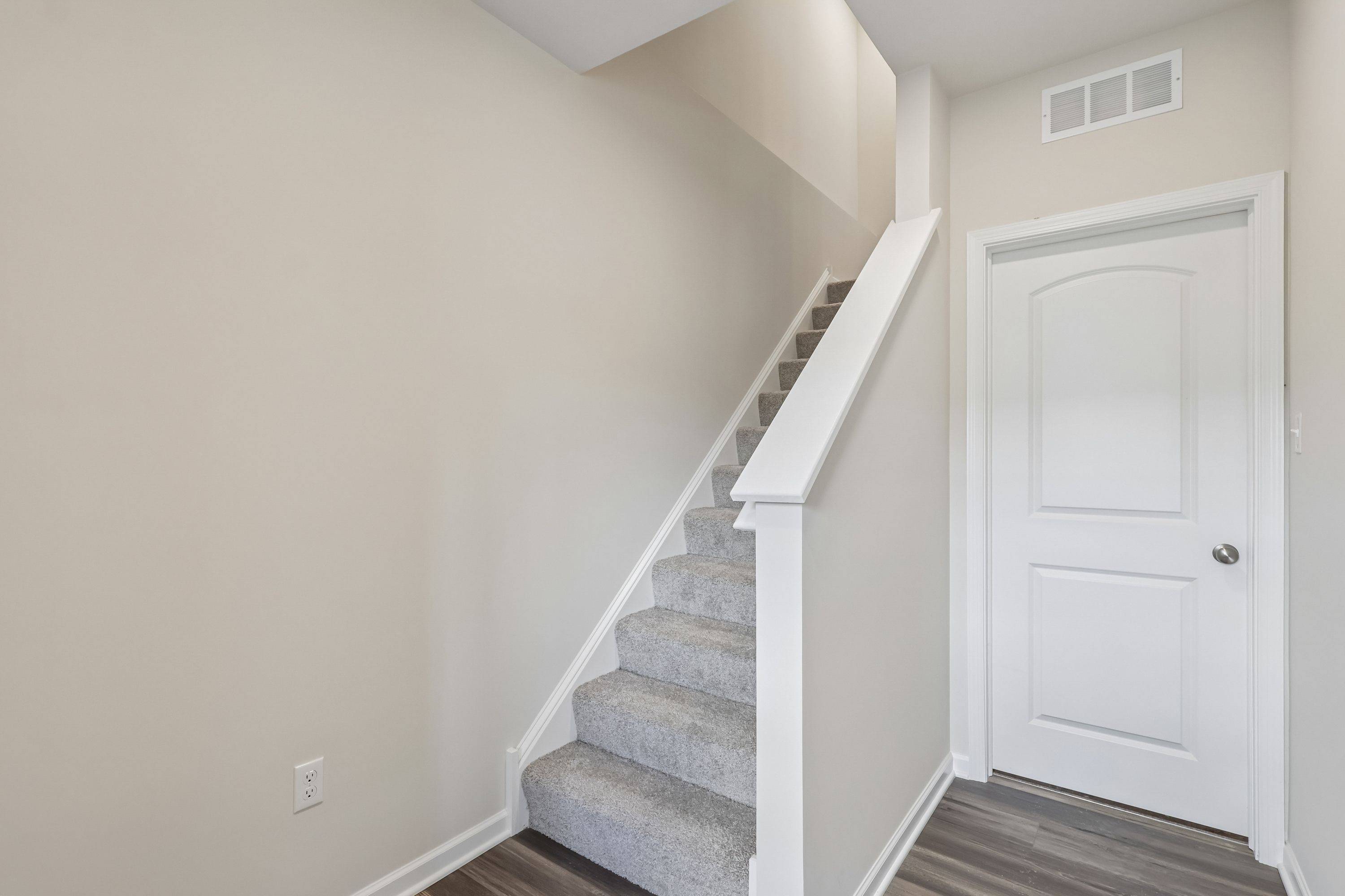 Redfield-SCTH91-Foyer-1