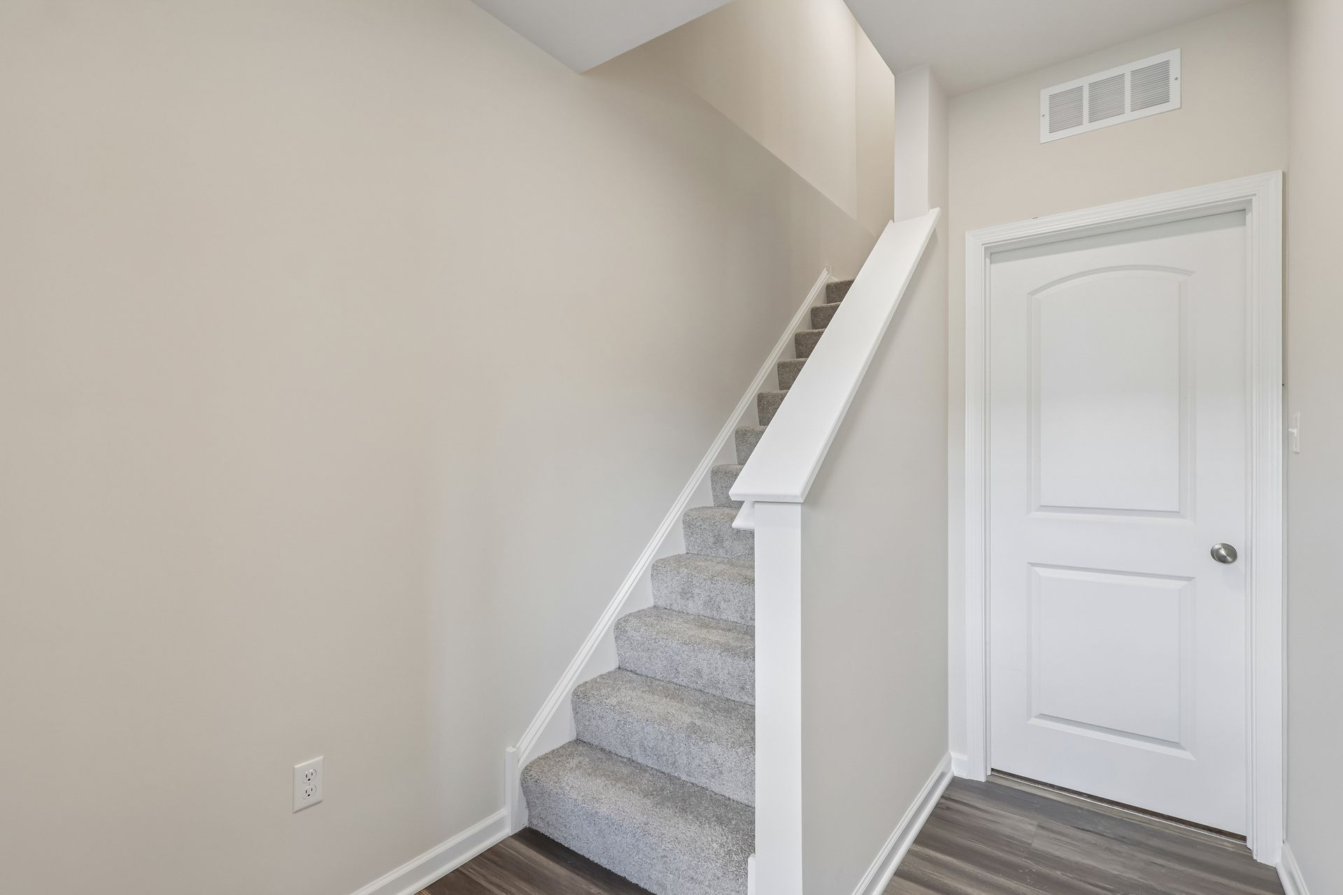 Redfield-SCTH91-Foyer-1