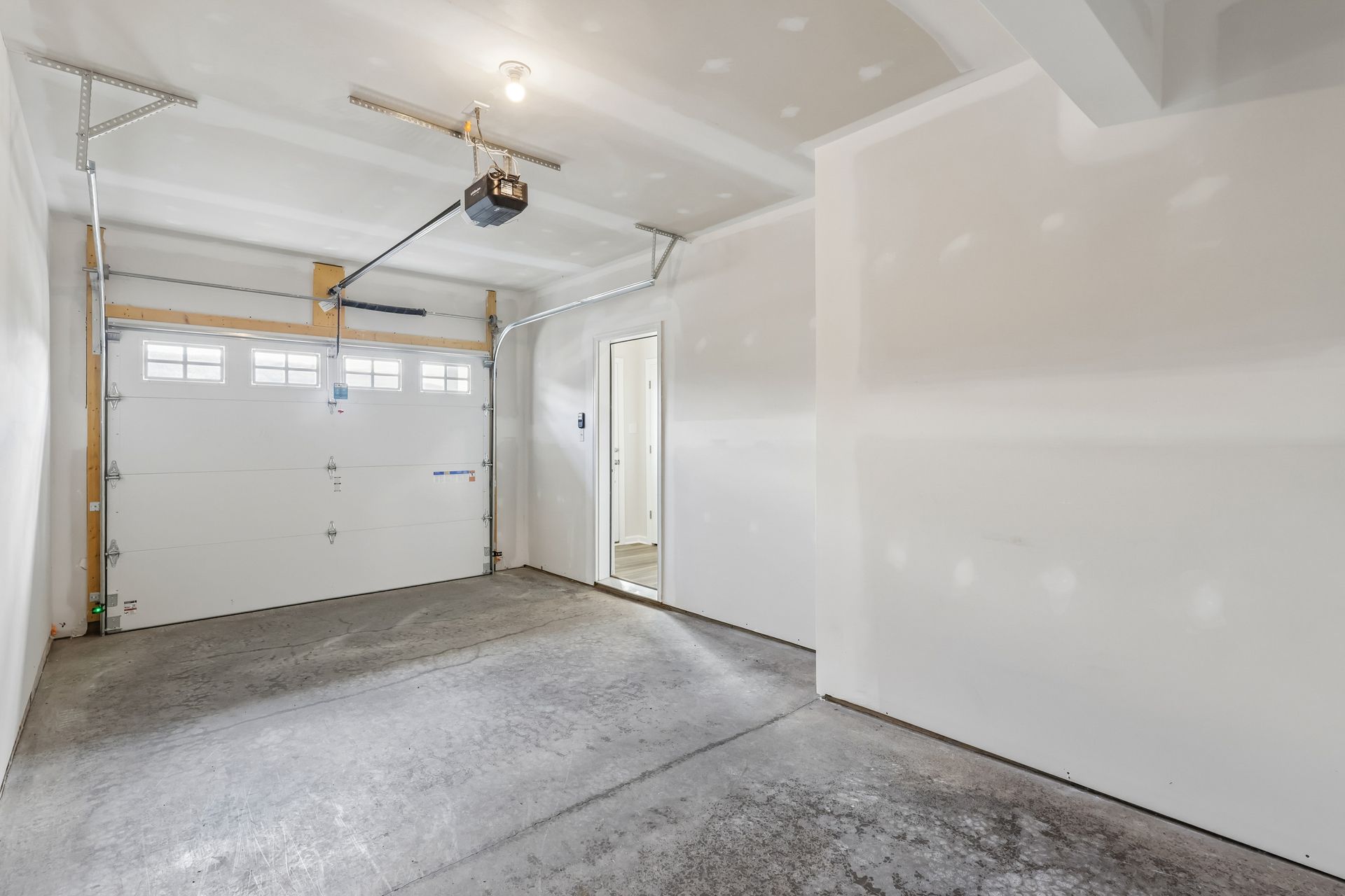 Redfield-SCTH91-Garage-2