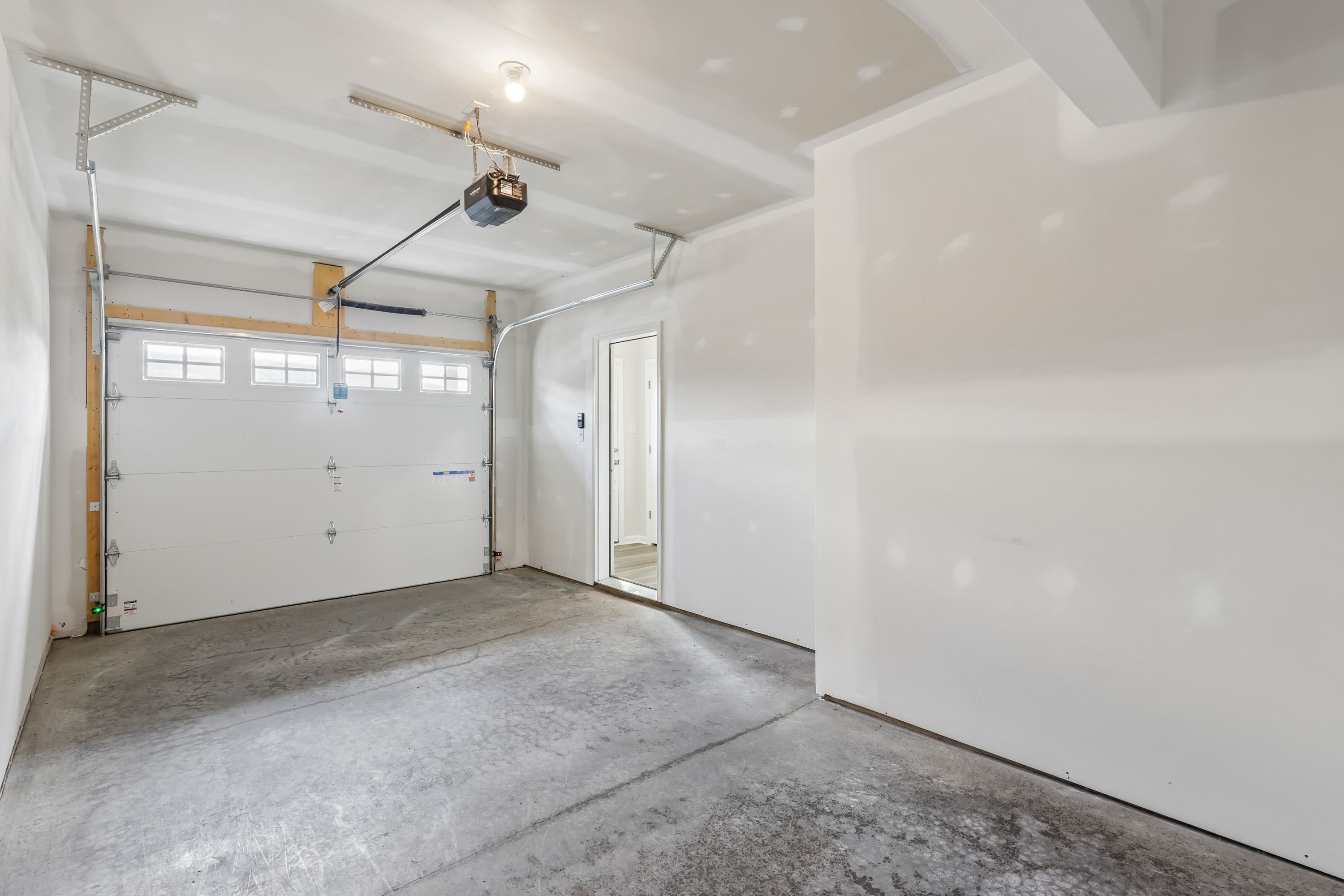 Redfield-SCTH91-Garage-2