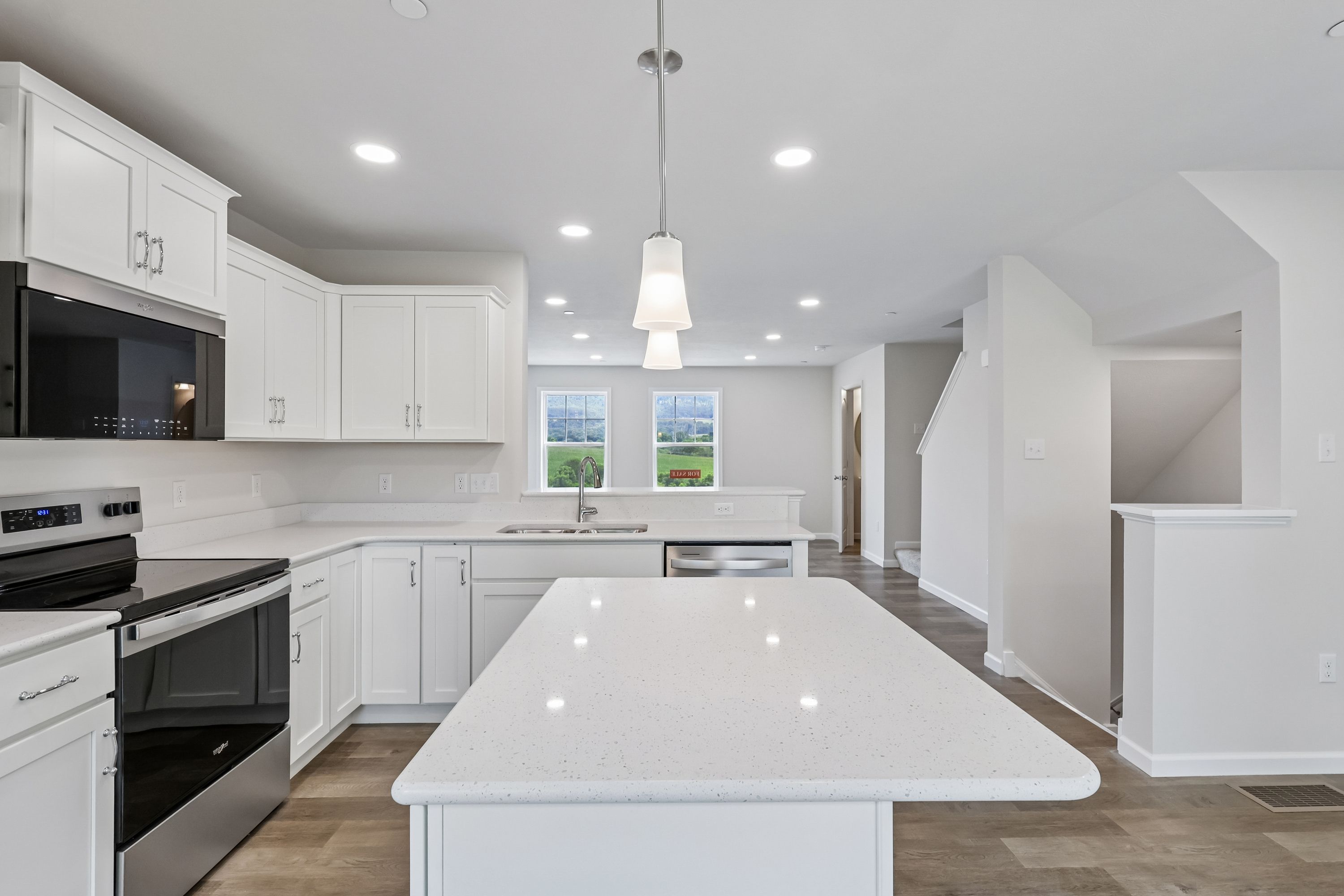 Redfield-SCTH92-Kitchen-Breakfast-3